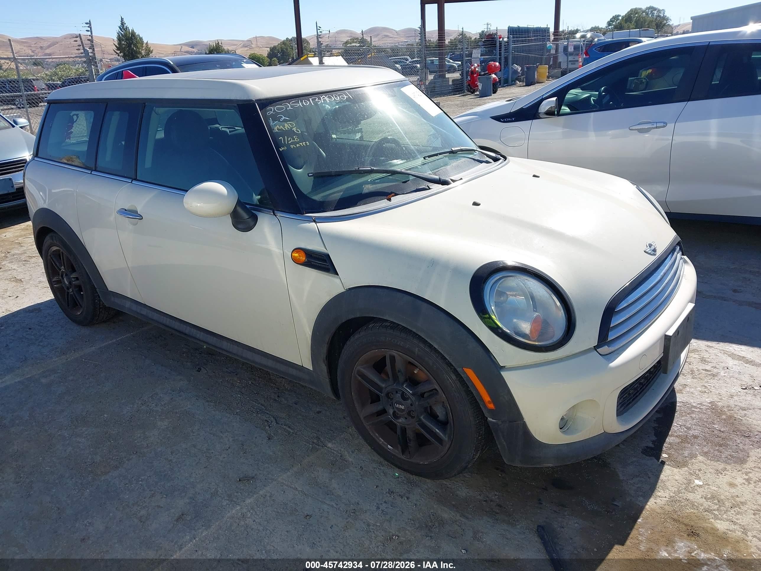 2014 MINI Clubman, VIN WMWZF3C59ET571410 — Normal wear