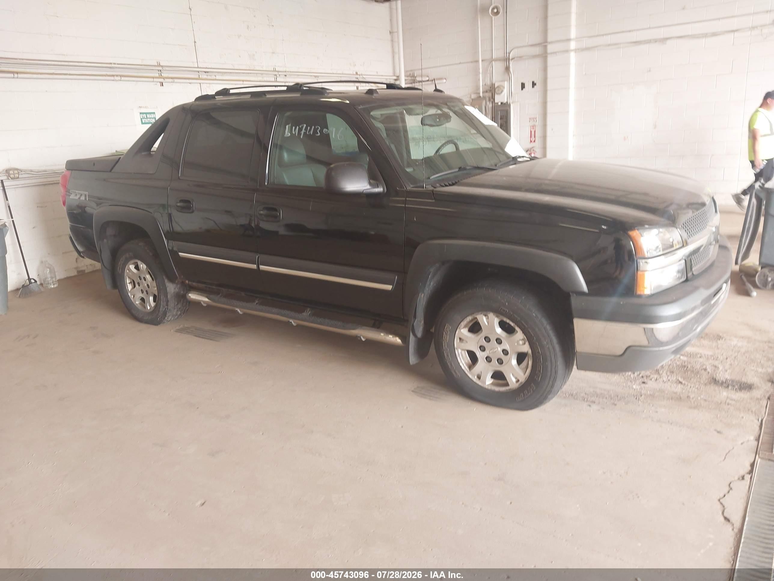 2004 Chevrolet Avalanche Z71, VIN 3GNEK12T94G311061 — Normal wear