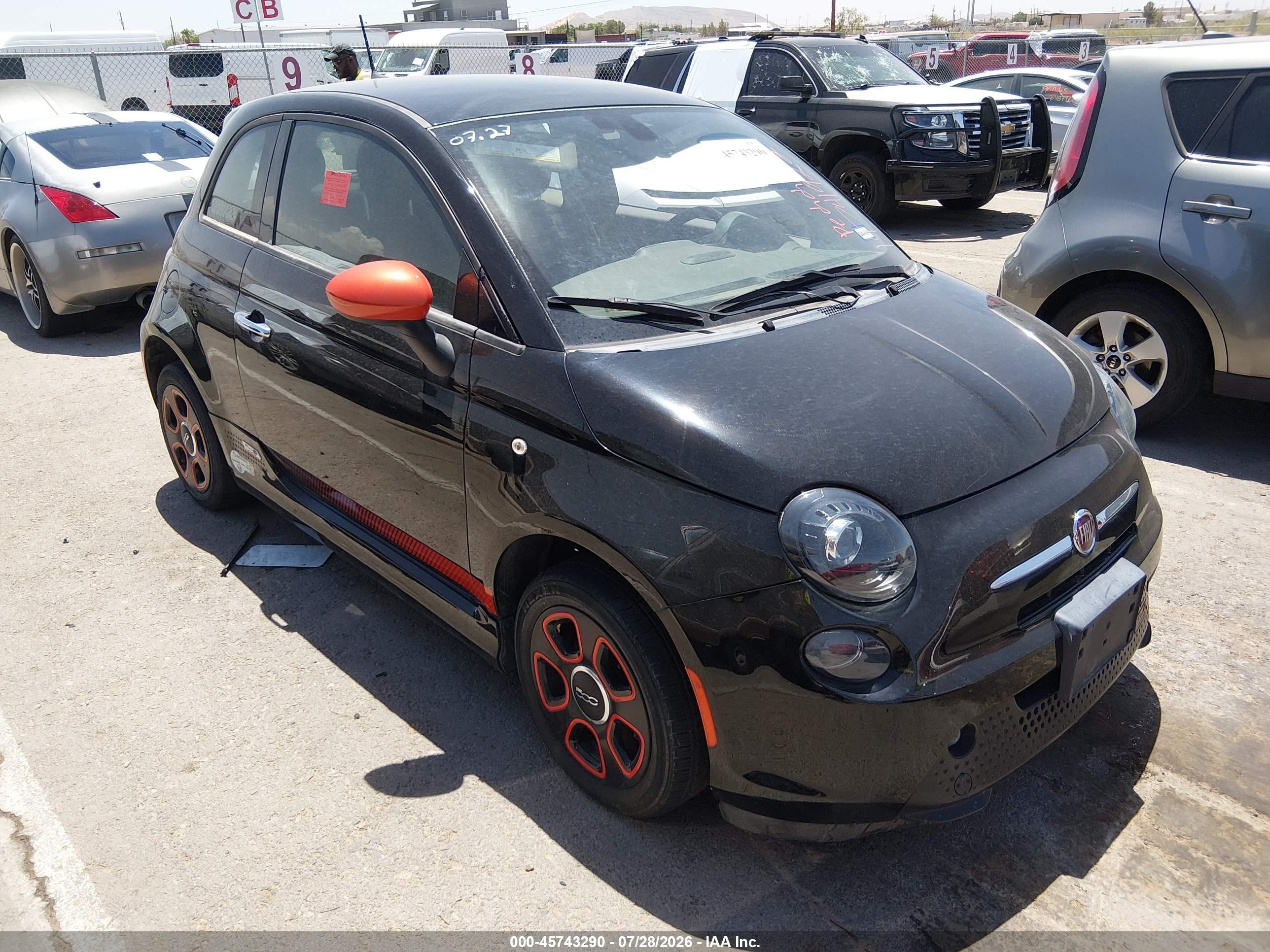2016 FIAT 500e, VIN 3C3CFFGE9GT214177 — Normal wear