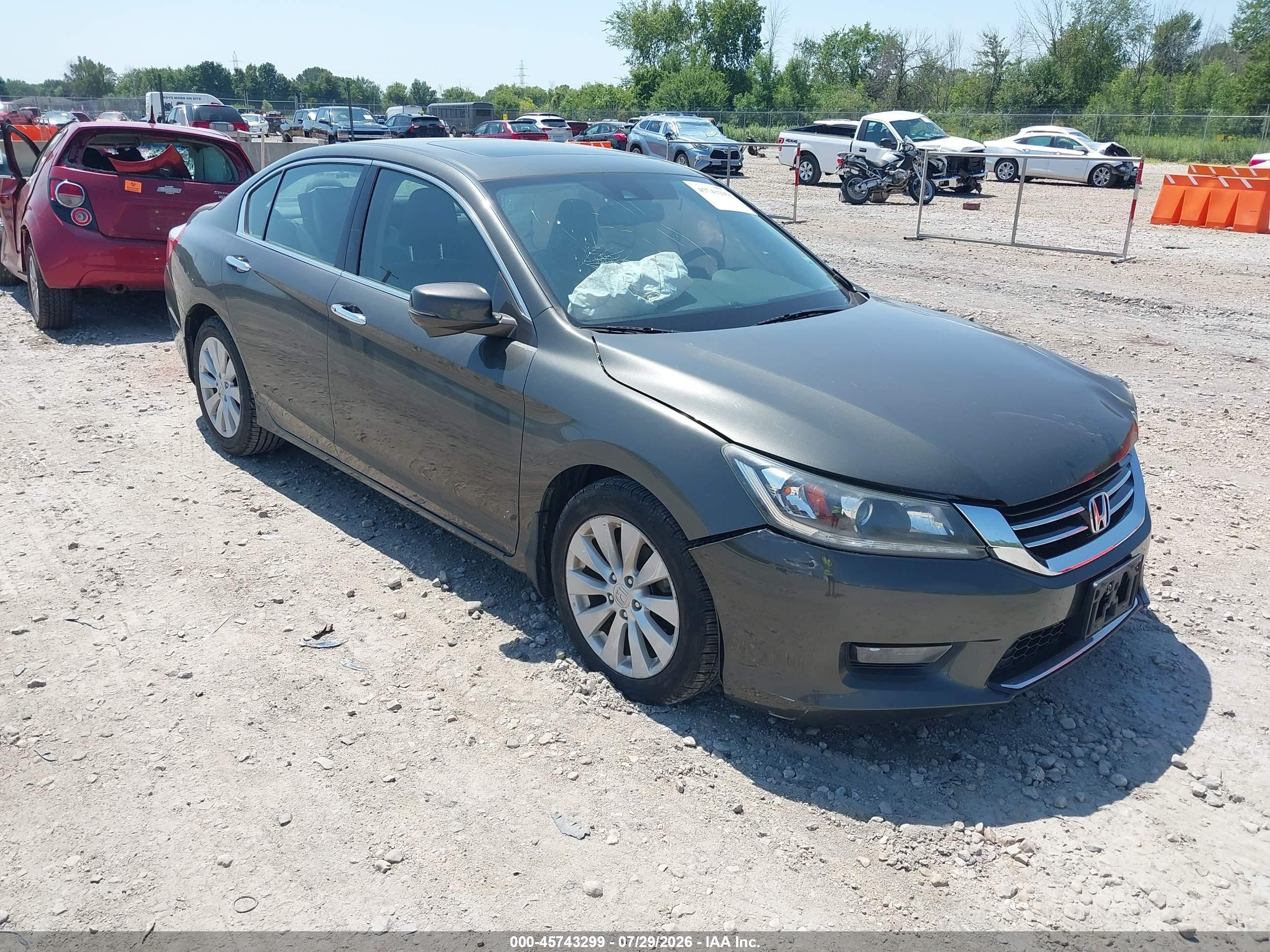 2014 Honda Accord EX-L, VIN 1HGCR3F88EA007444 — Front end