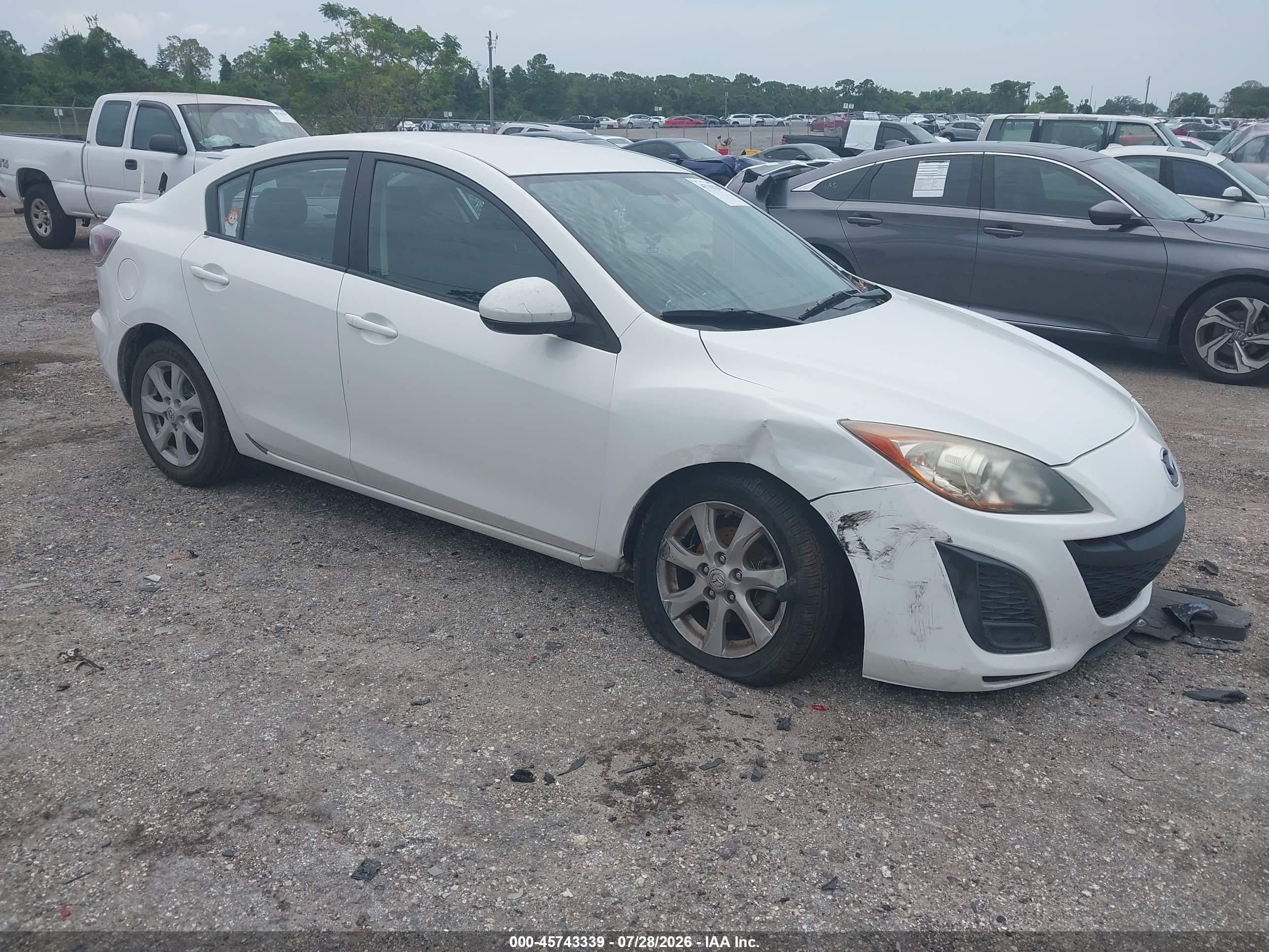 2011 Mazda 3 i Touring, VIN JM1BL1VF9B1471001 — Front end