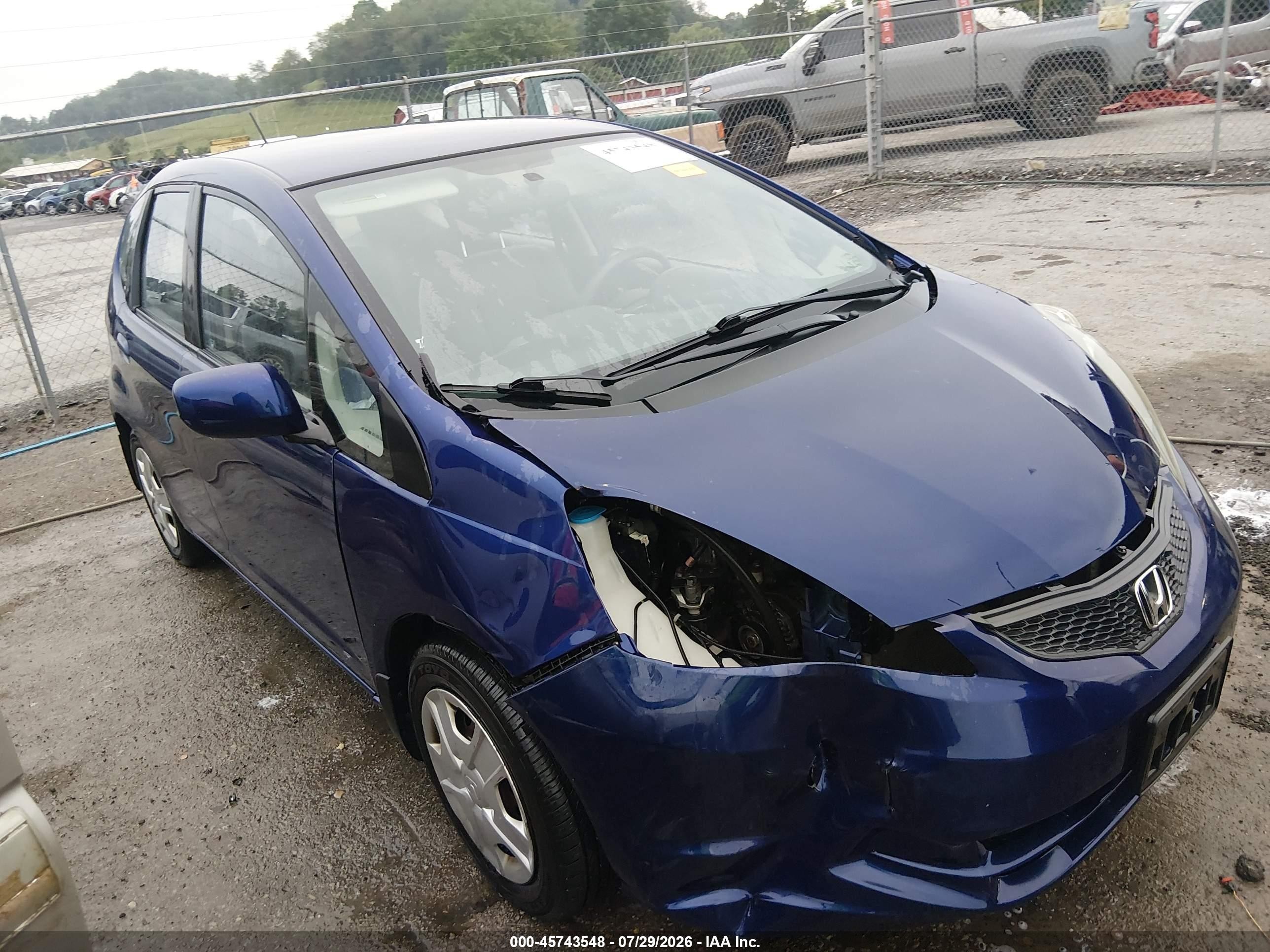 2013 Honda Fit, VIN JHMGE8H34DC063411 — Front end