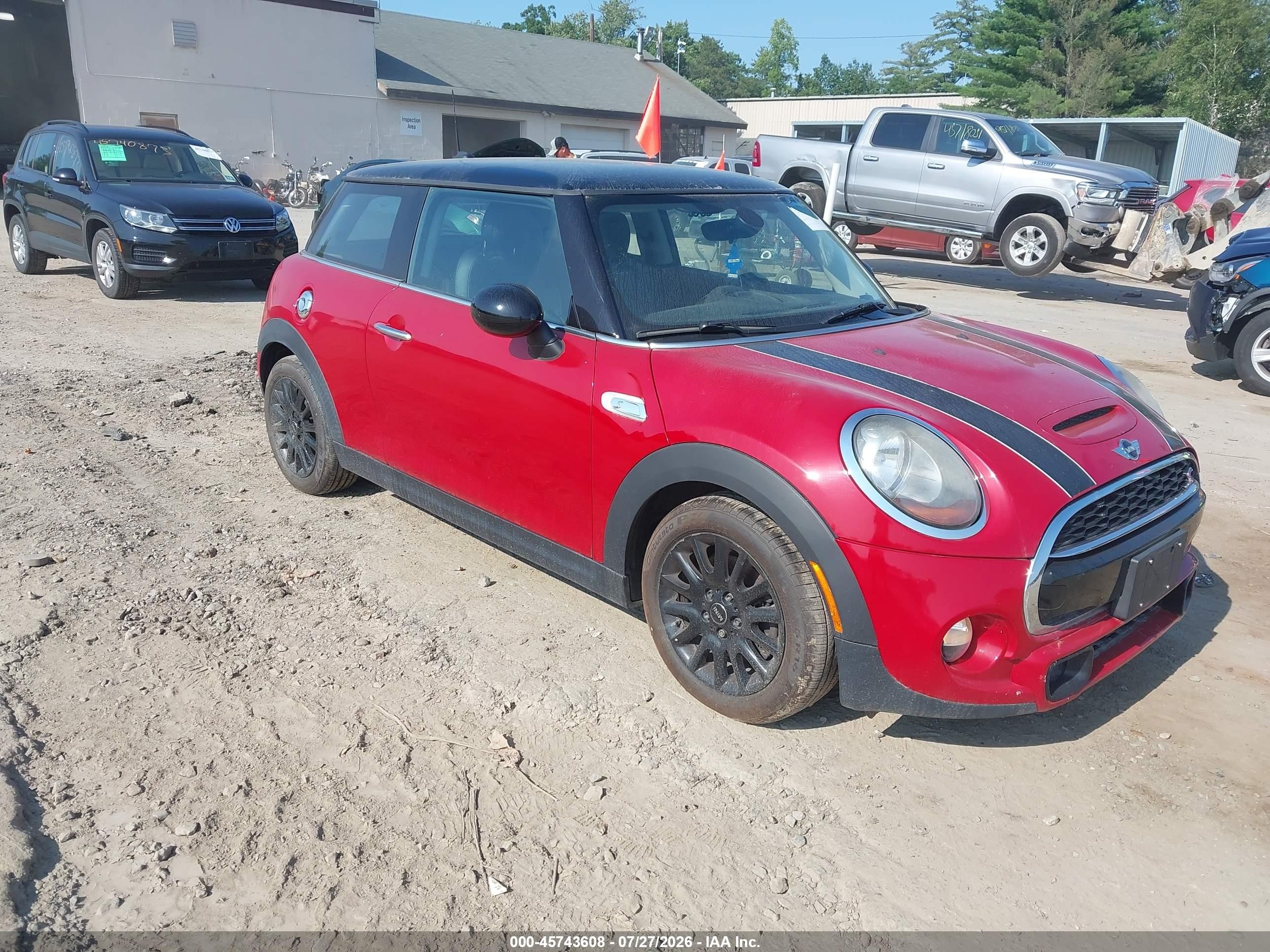 2016 MINI Hardtop S, VIN WMWXP7C53G2C61146 — Front end