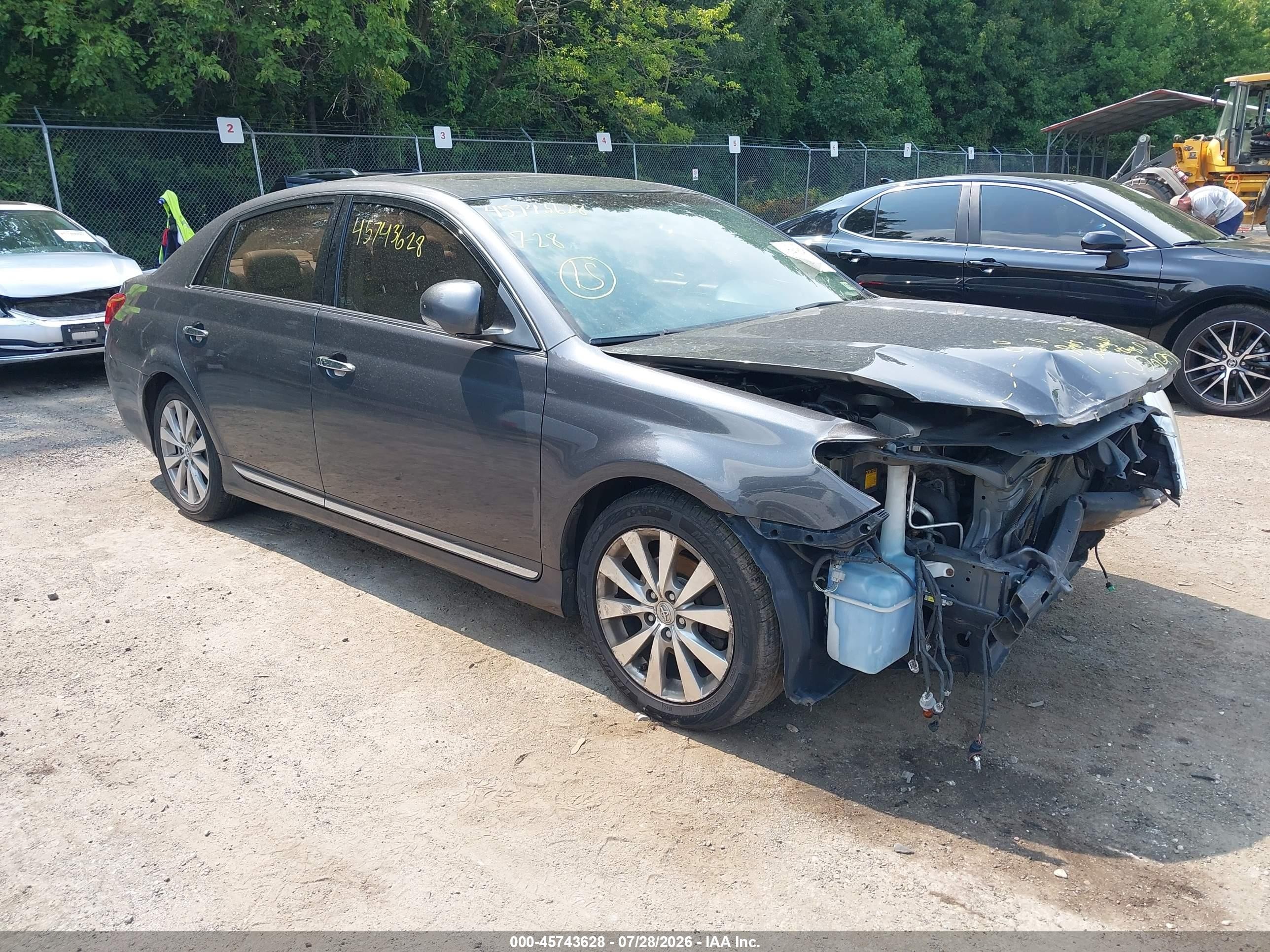 2011 Toyota Avalon Limited, VIN 4T1BK3DB7BU383863 — Front end