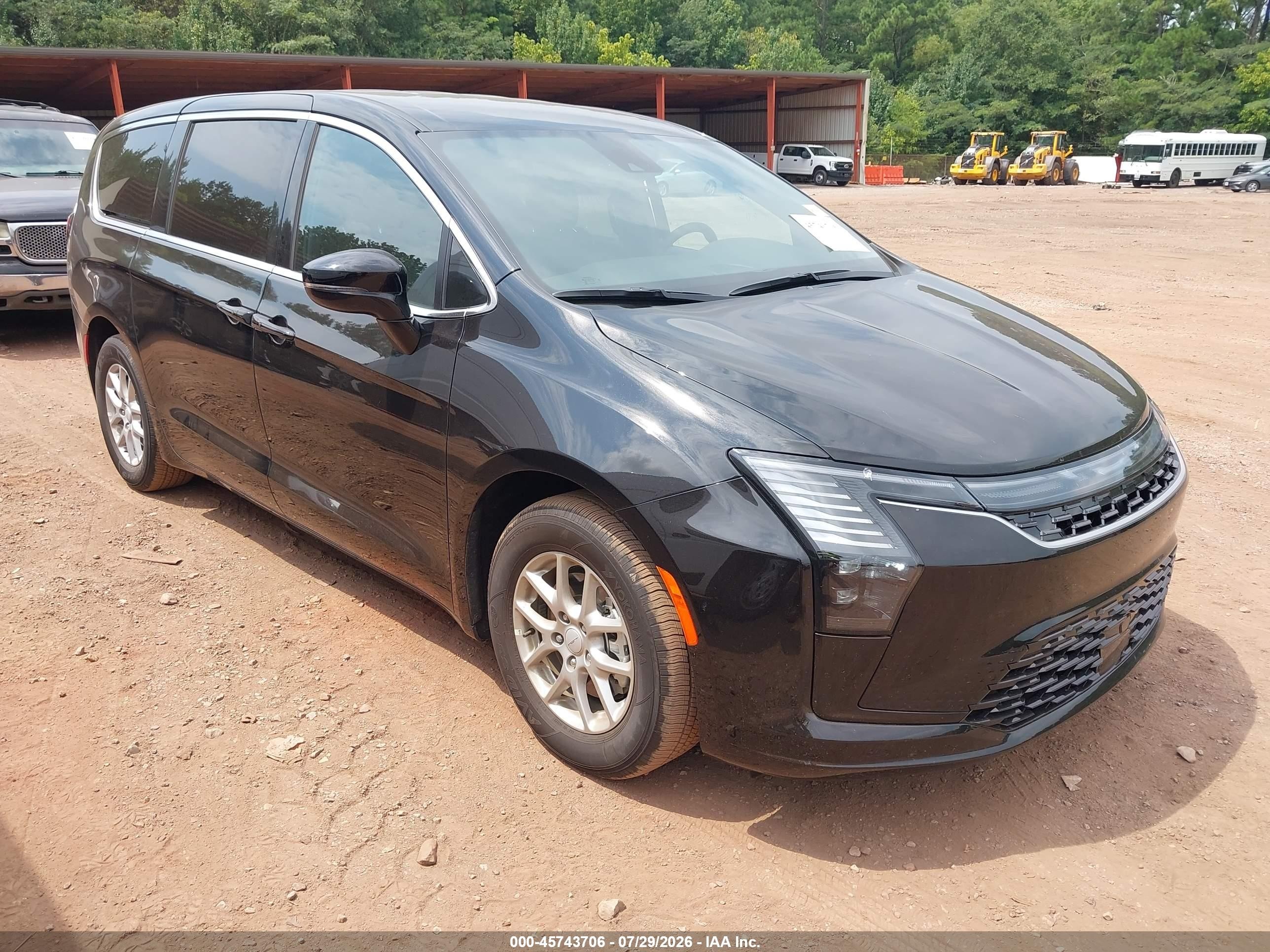 2027 Chrysler Pacifica Select, VIN 2C4RC1BG6VR553750 — Rear end