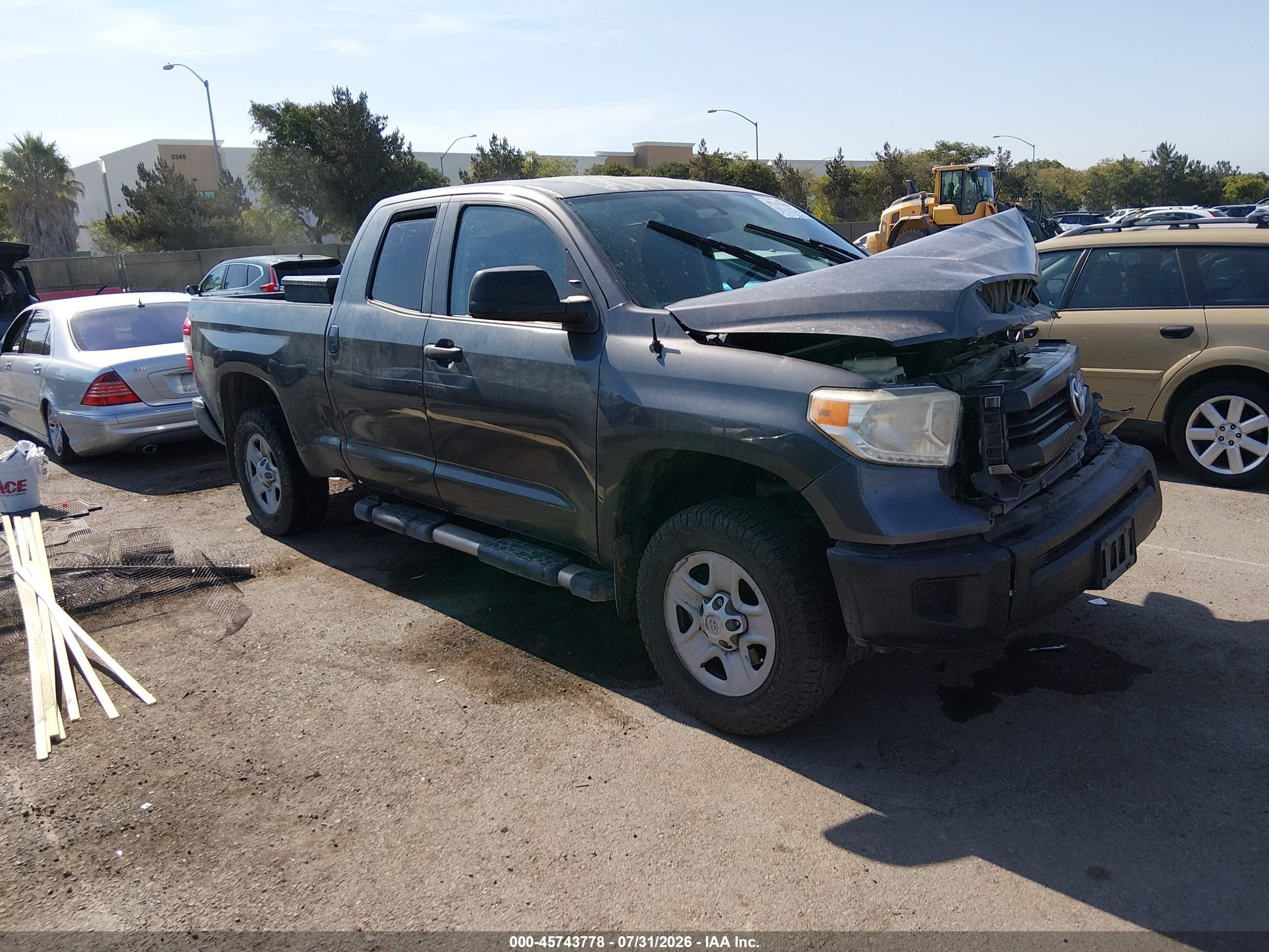 2015 Toyota Tundra SR, VIN 5TFRM5F12FX090440 — Front end