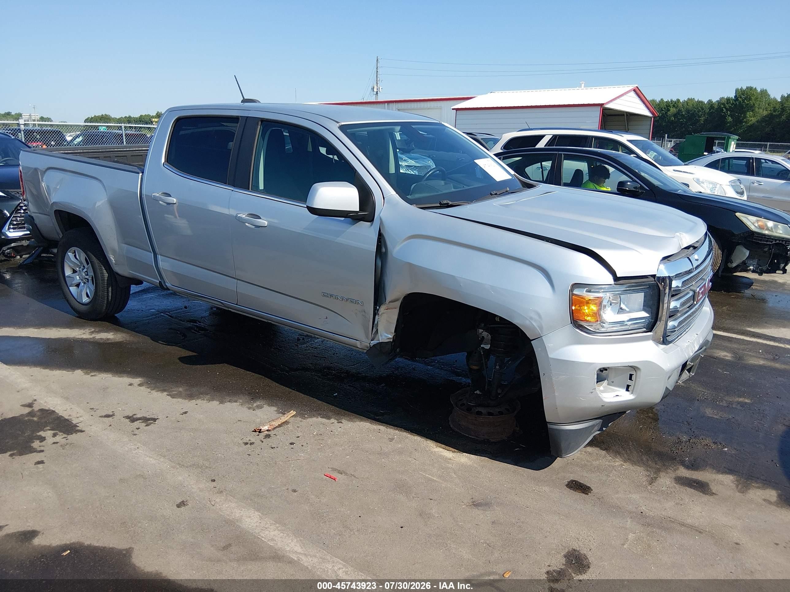 2015 GMC Canyon 2WD SLE, VIN 1GTG5BE35F1235950 — Front end
