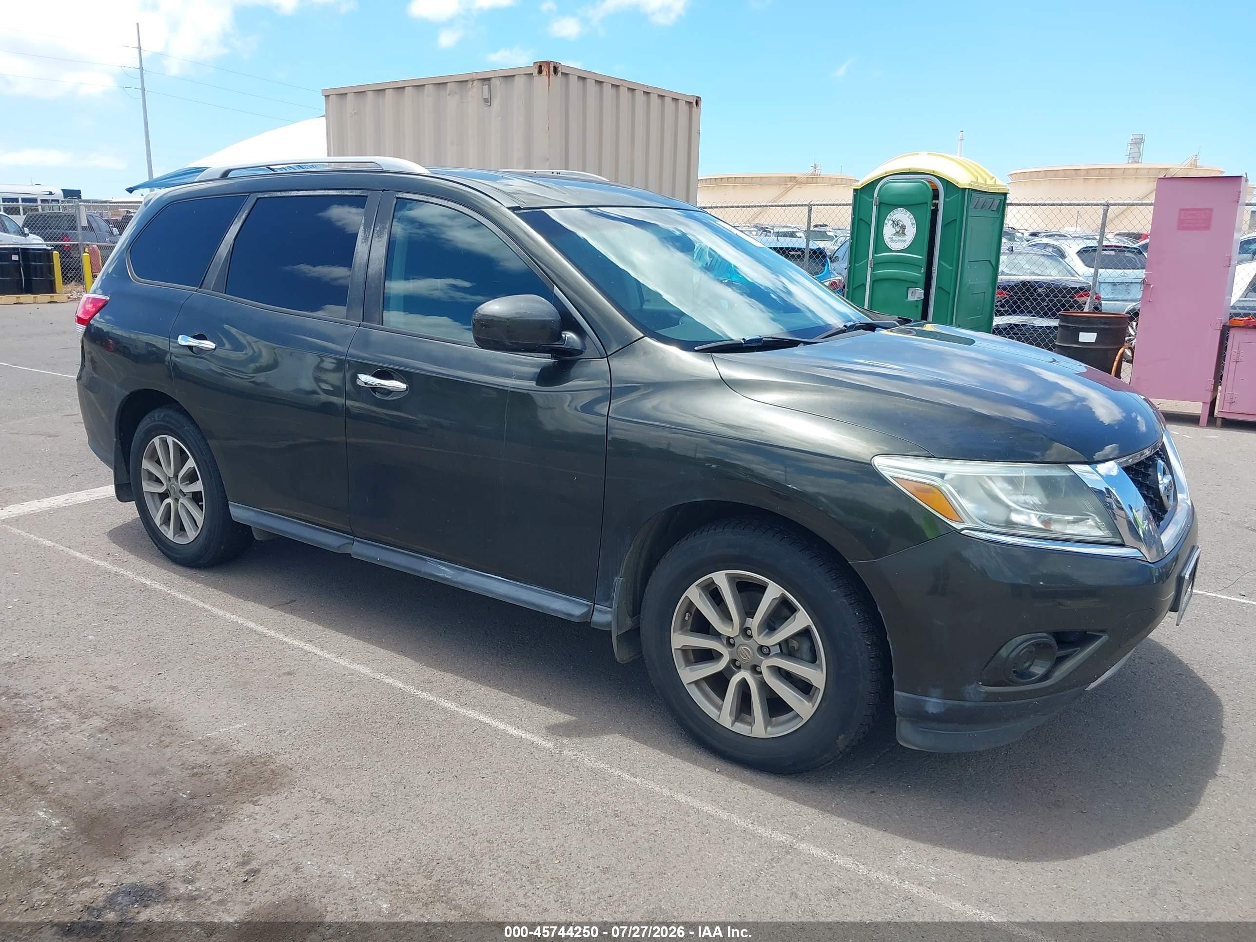 2015 Nissan Pathfinder S, VIN 5N1AR2MN3FC723792 — Normal wear
