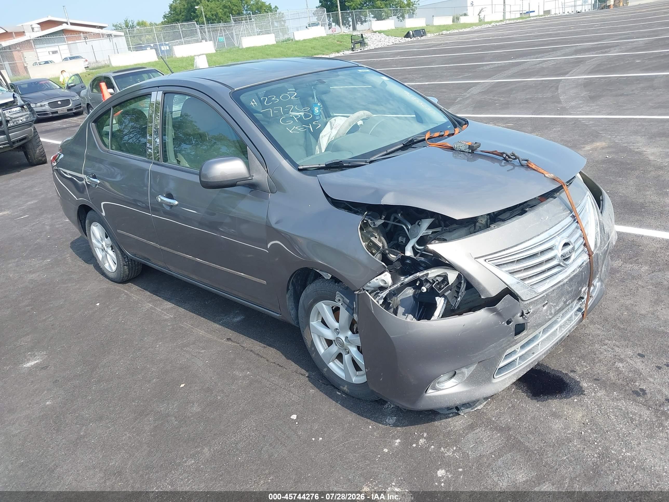2012 Nissan Versa S, VIN 3N1CN7AP5CL813251 — Front end