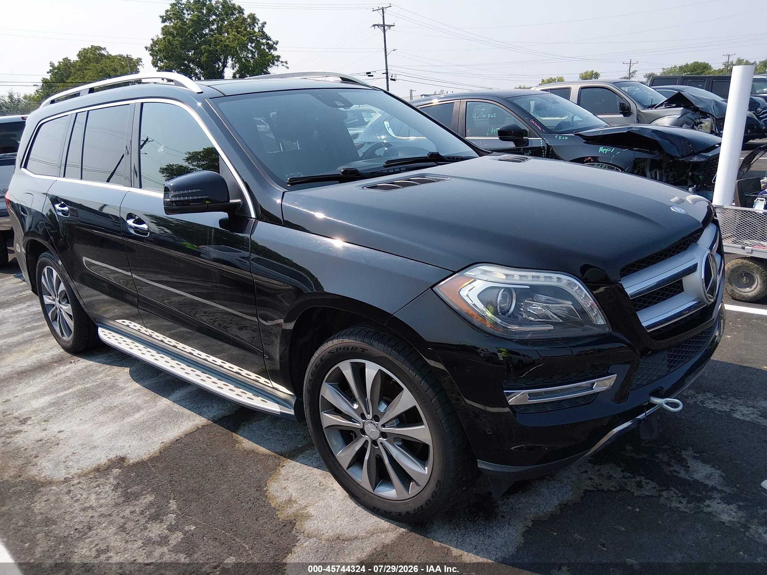 2014 Mercedes-Benz GL 450, VIN 4JGDF7CE9EA438030 — Normal wear