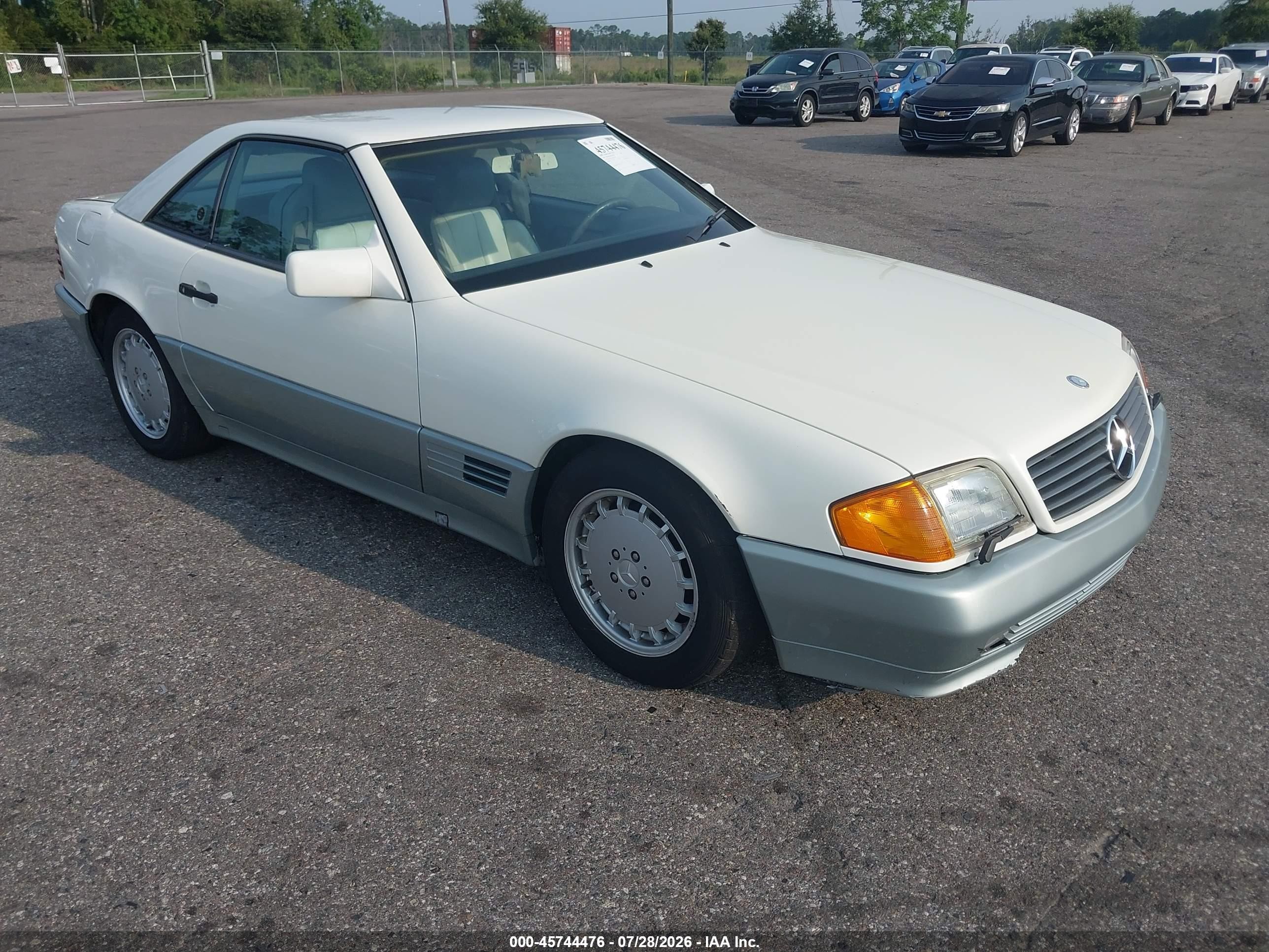 1991 Mercedes-Benz 500, VIN WDBFA66E3MF036053 — Front end
