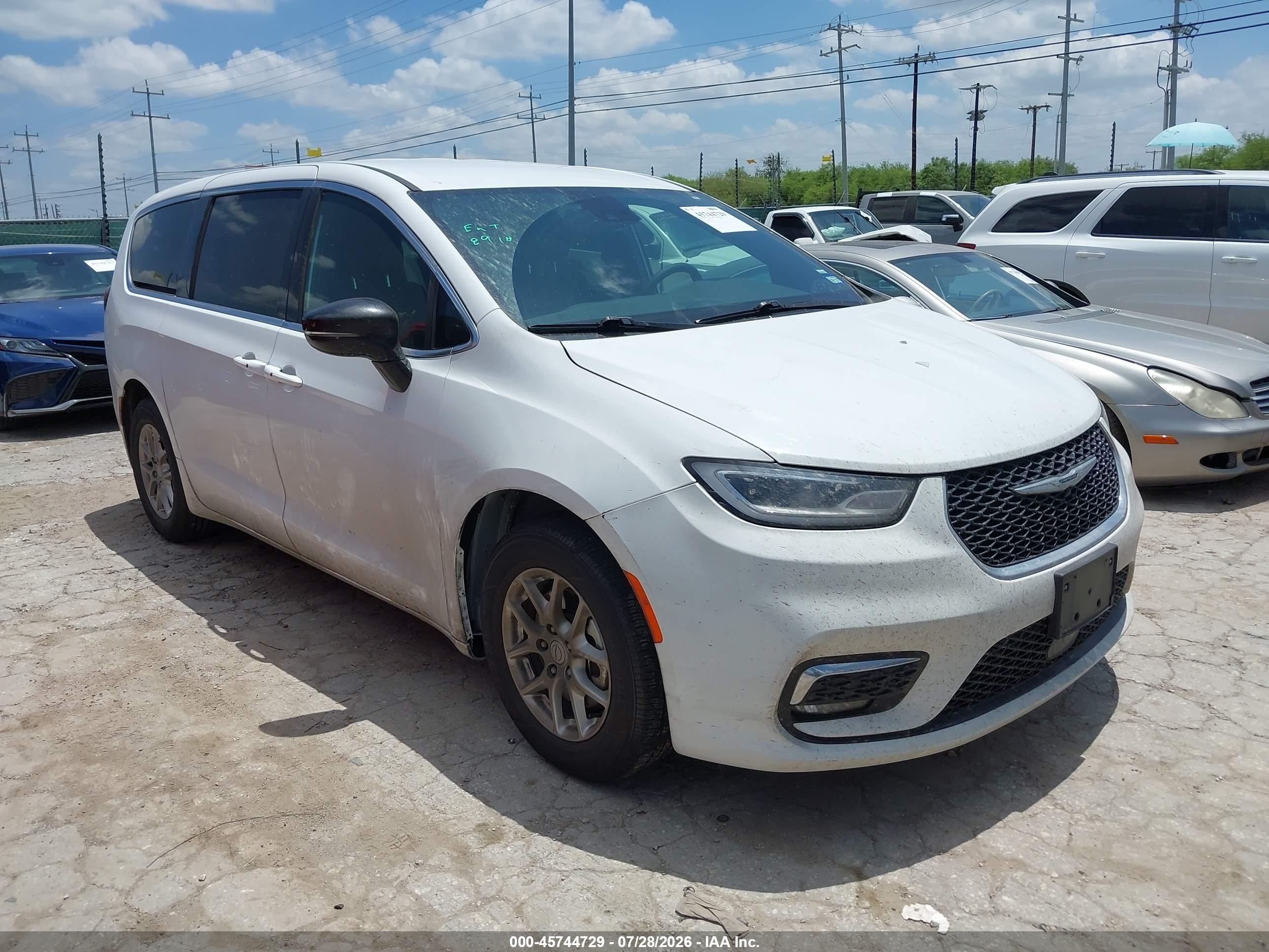 2026 Chrysler Pacifica Select, VIN 2C4RC1BG9TR179213 — Днище