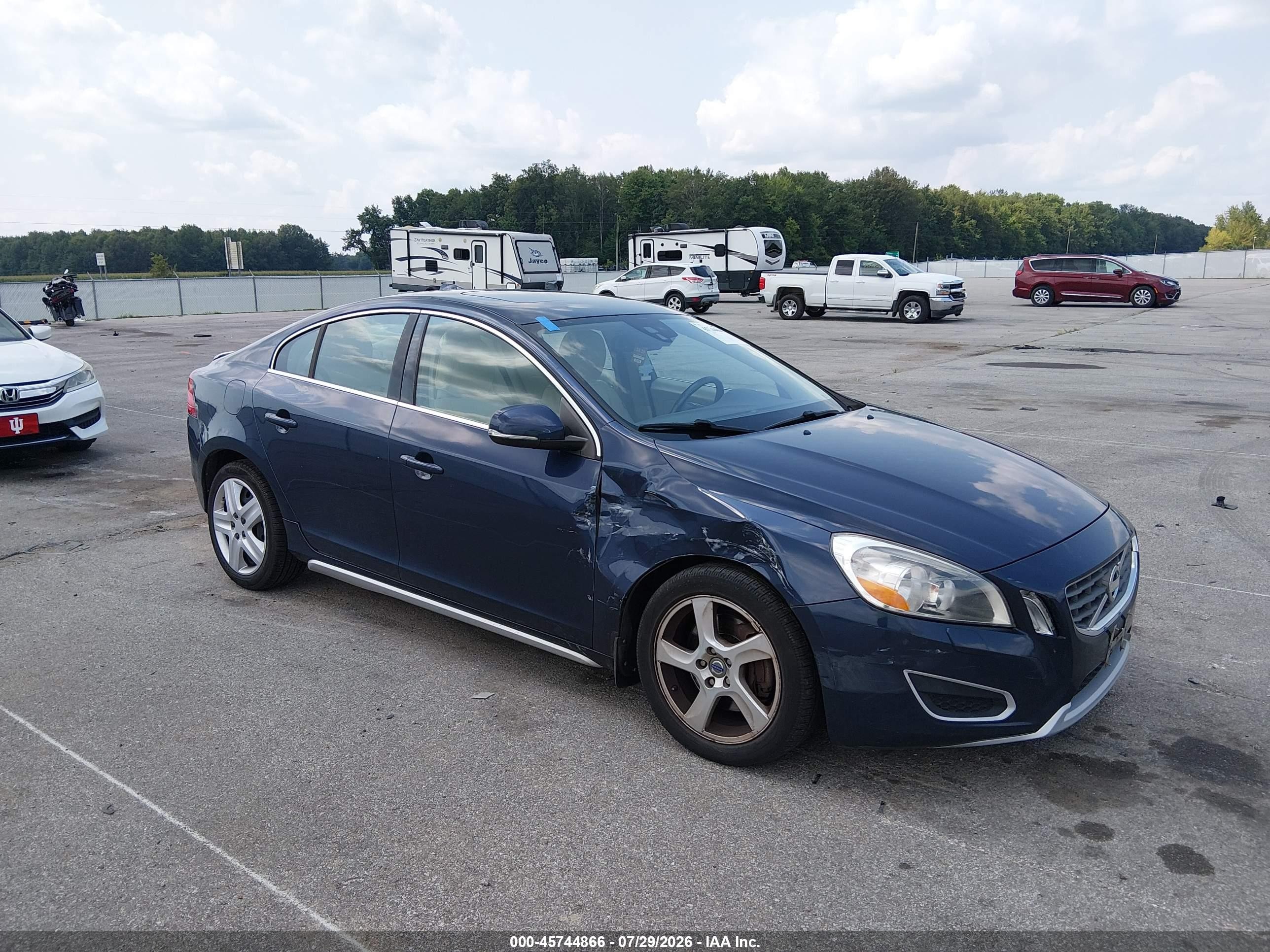 2012 Volvo S60 T5, VIN YV1622FS2C2099271 — Side