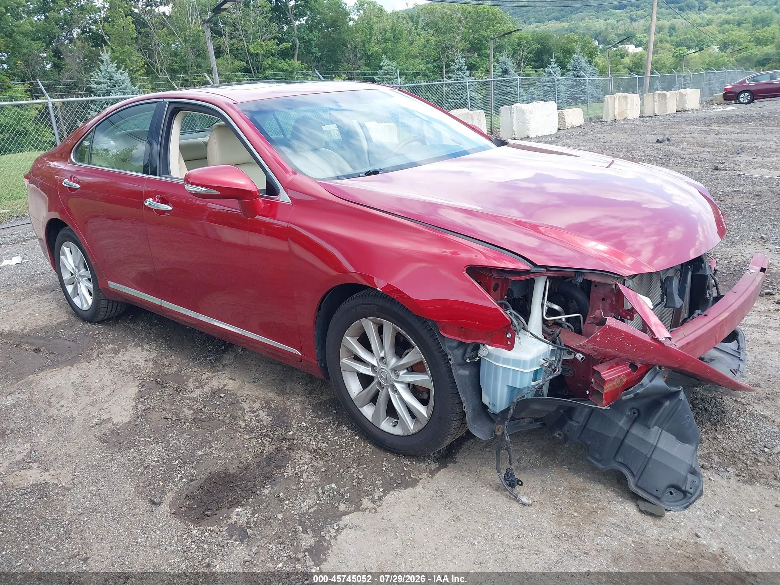 2011 Lexus ES 330, VIN JTHBK1EG8B2424532 — Front end