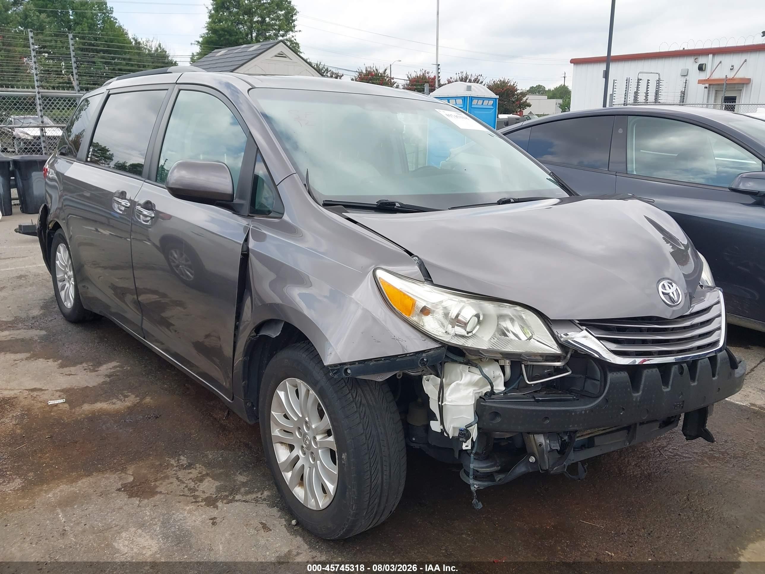 2017 Toyota Sienna XLE Premium, VIN 5TDYZ3DC5HS892298 — All over