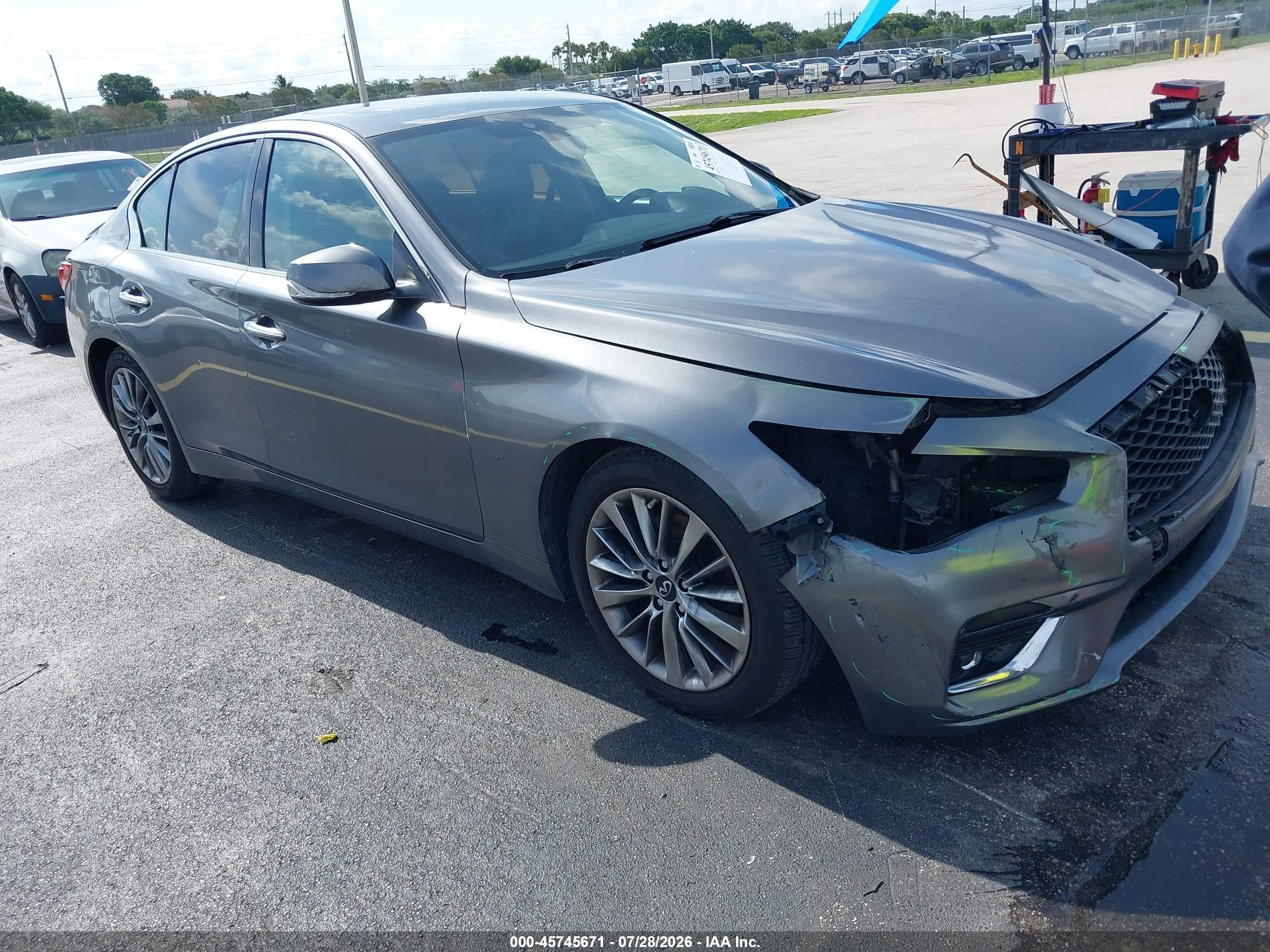 2018 Infiniti Q50 Luxe, VIN JN1EV7AR3JM440983 — Front end