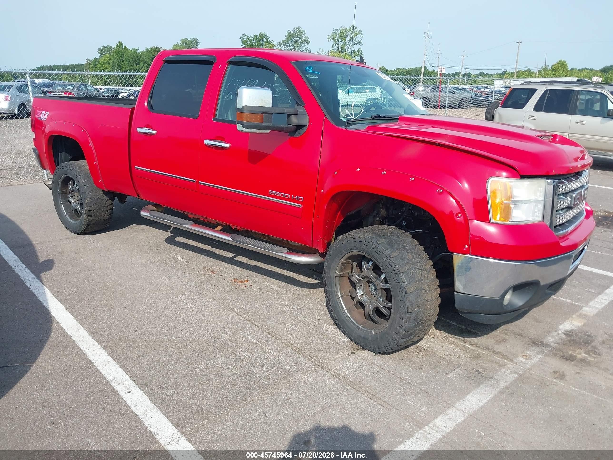 2011 GMC Sierra 2500HD SLE, VIN 1GT120C82BF191792 — Normal wear