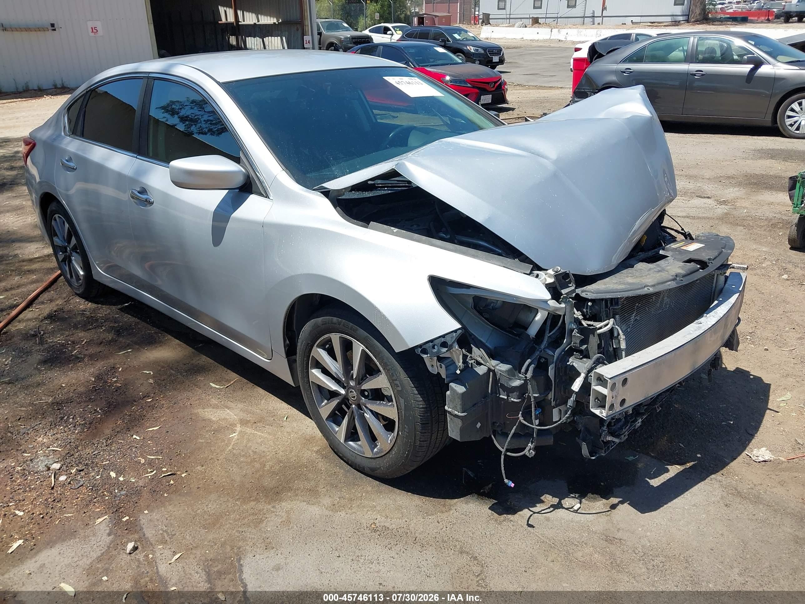 2017 Nissan Altima SV, VIN 1N4AL3AP7HC217263 — Front end