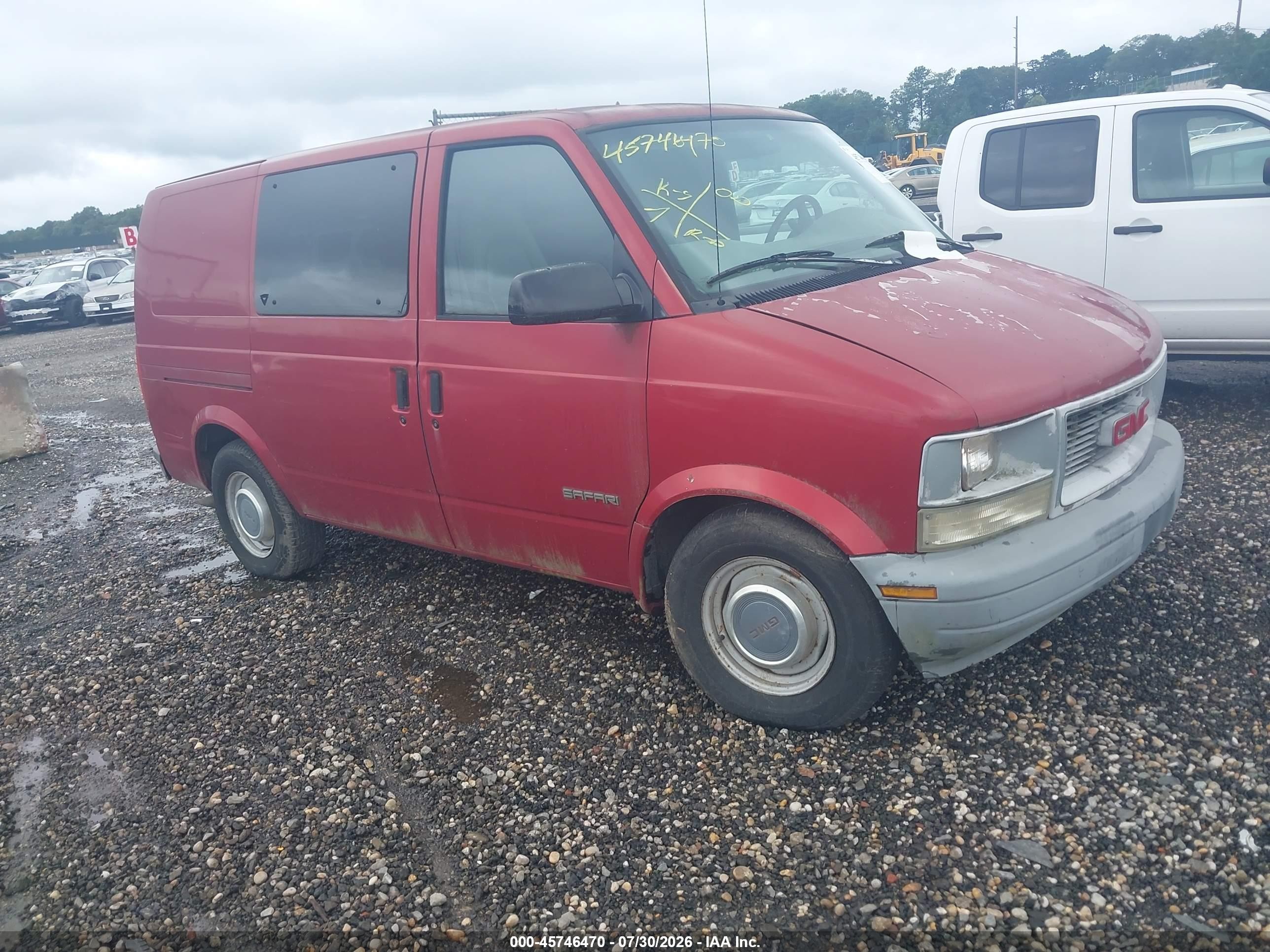 1999 GMC Safari Cargo, VIN 1GTDM19W5XB518509 — Normal wear