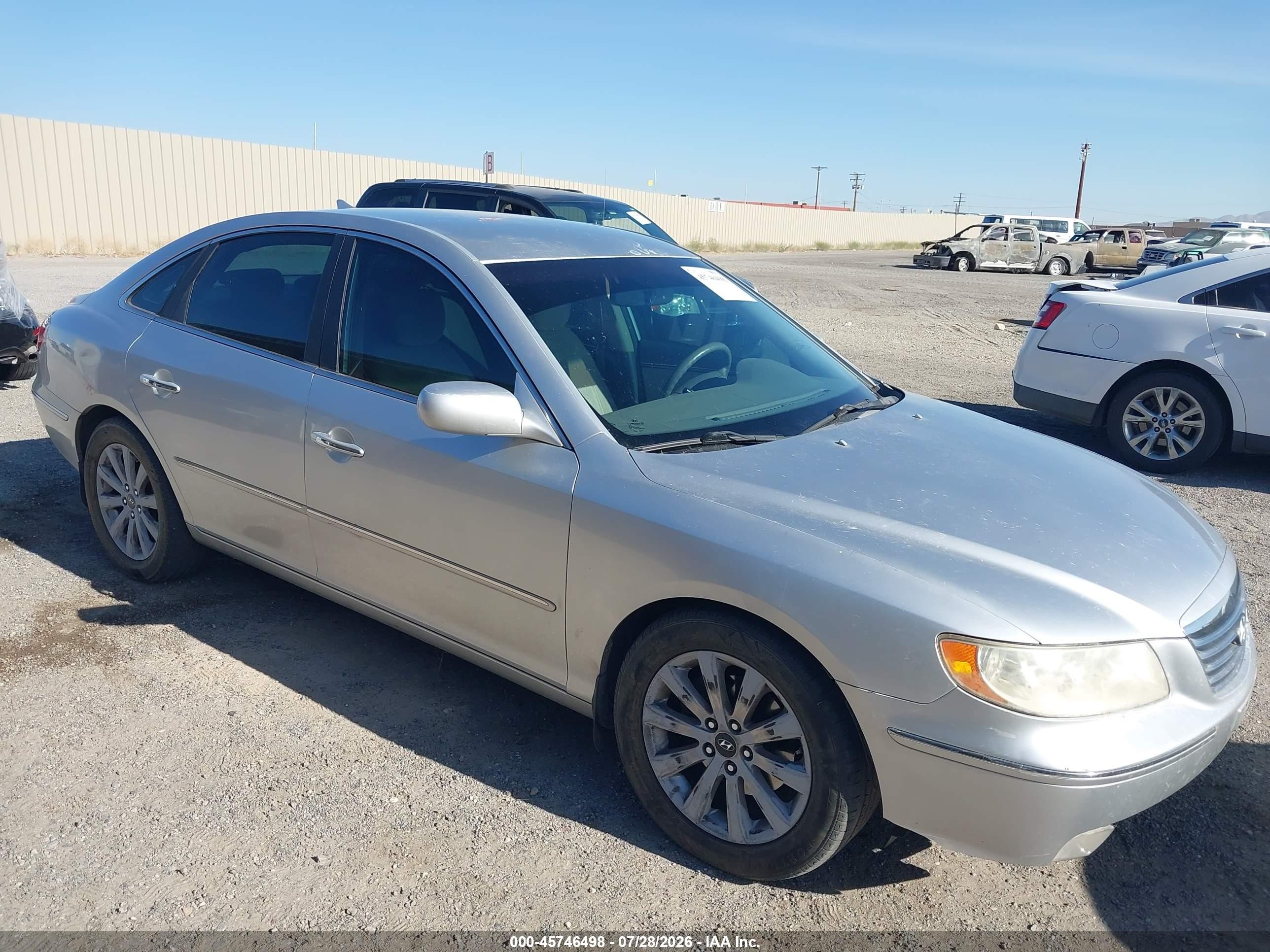 2009 Hyundai Azera GLS, VIN KMHFC46D19A349187 — Перед