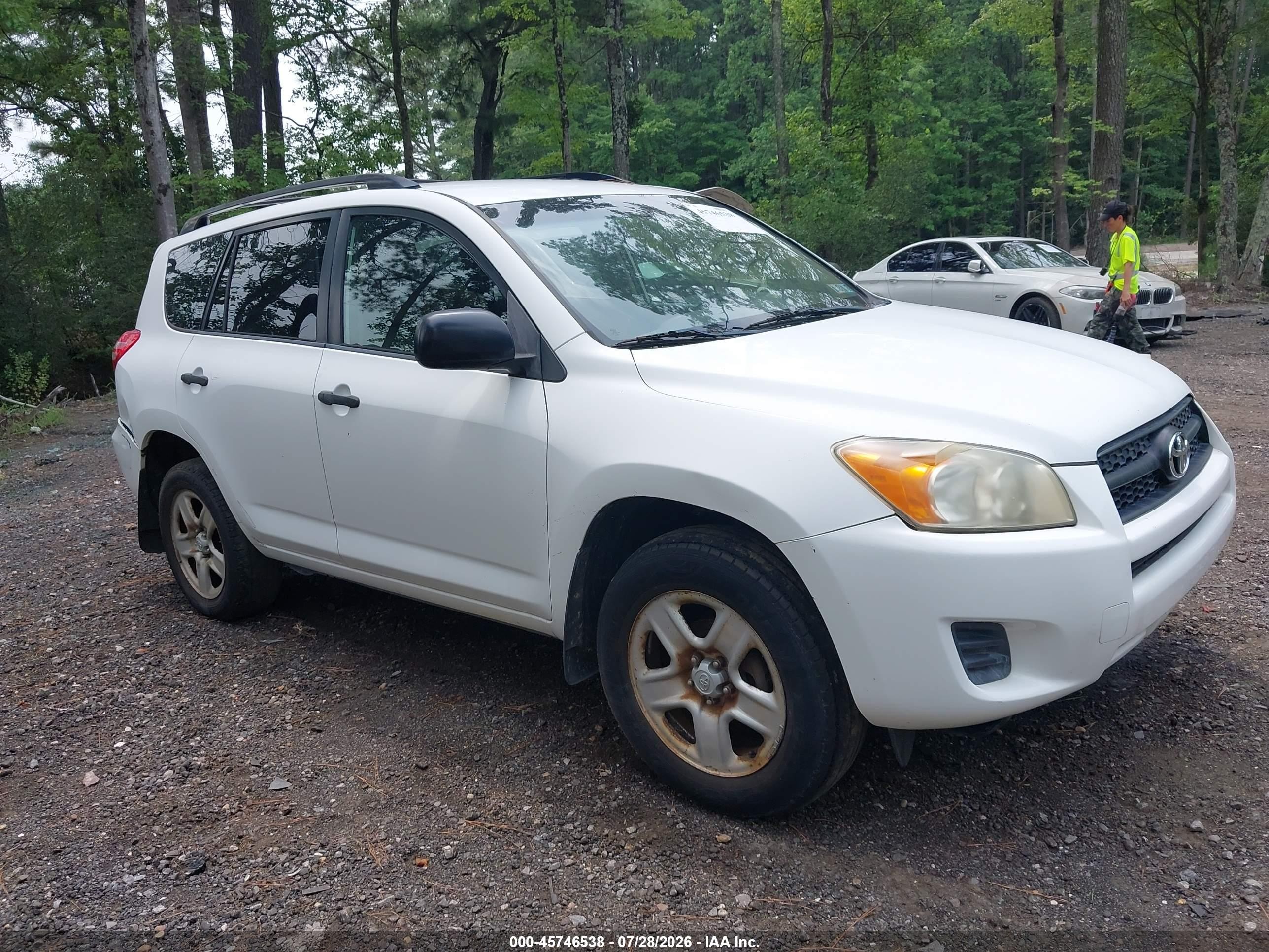 2009 Toyota RAV4, VIN JTMZF33V99D014435 — Normal wear