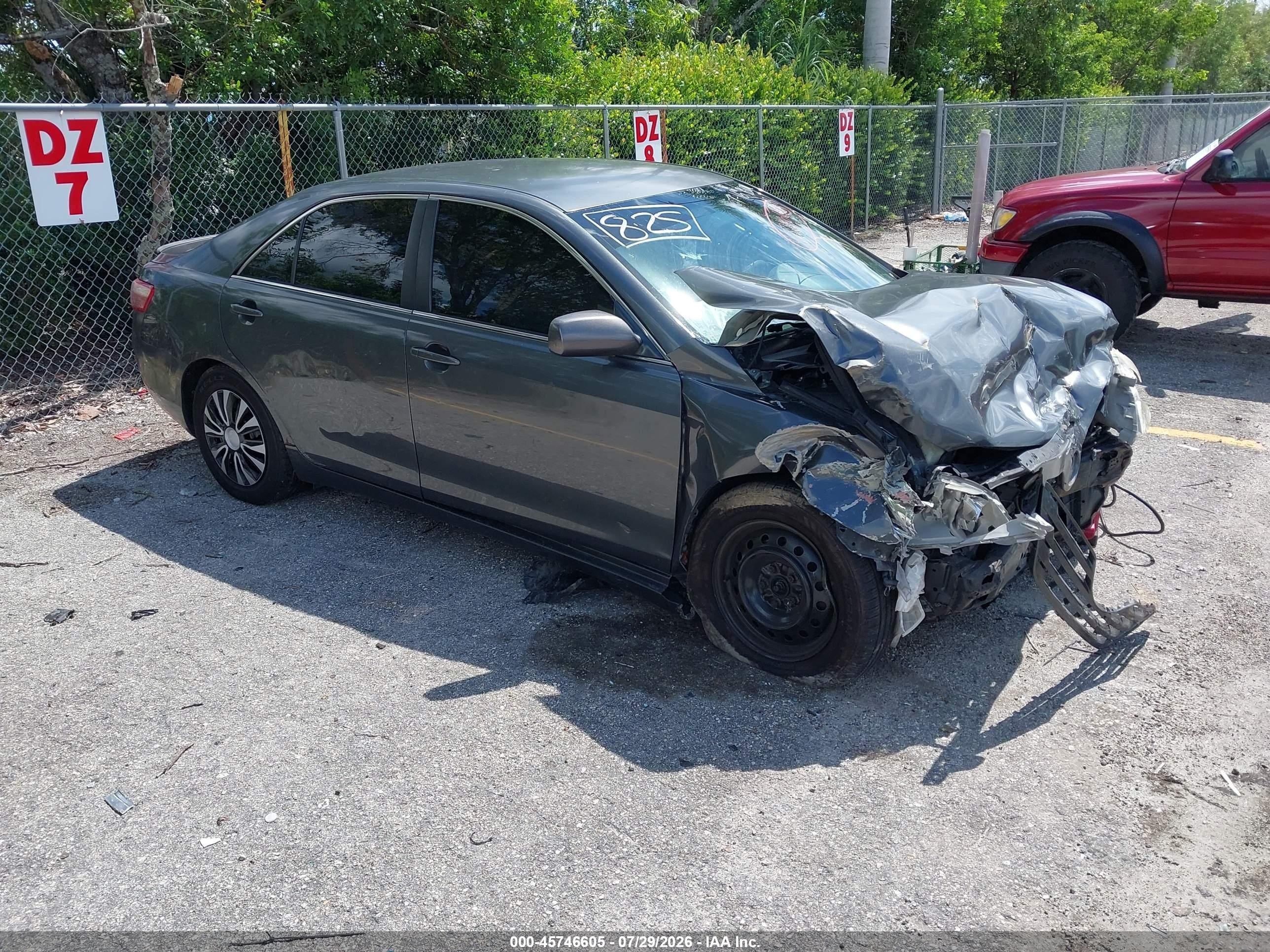 2007 Toyota Camry LE, VIN 4T1BE46K67U590293 — Front end