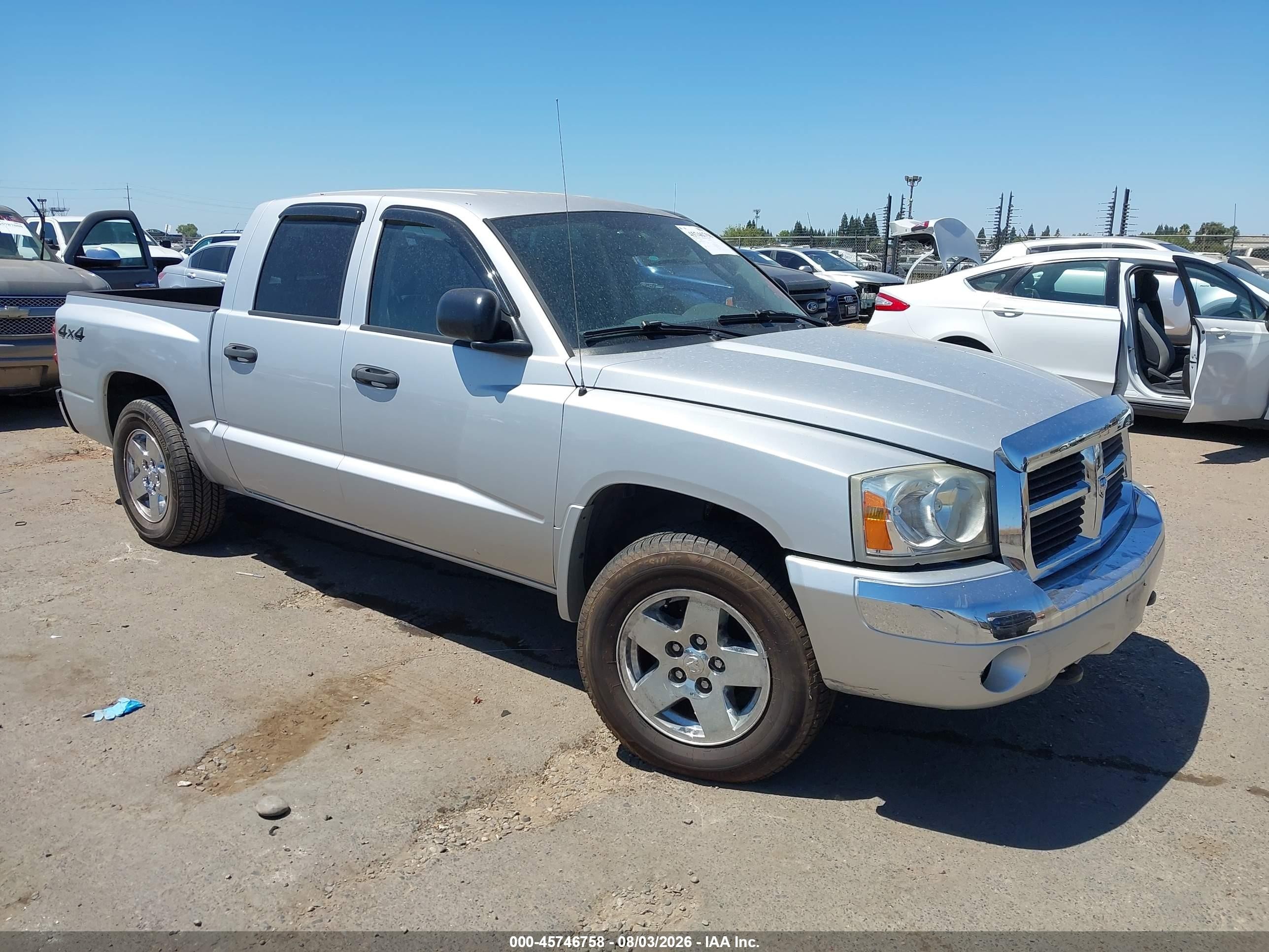 2005 Dodge Dakota Laramie, VIN 1D7HW58N45S214604 — Normal wear