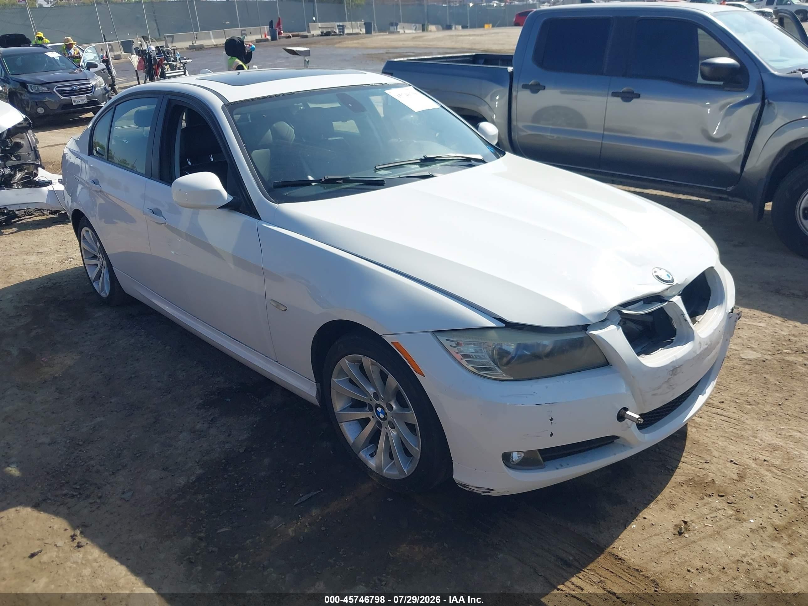2011 BMW 3 Series 328i, VIN WBAPH5G51BNN59145 — Front end