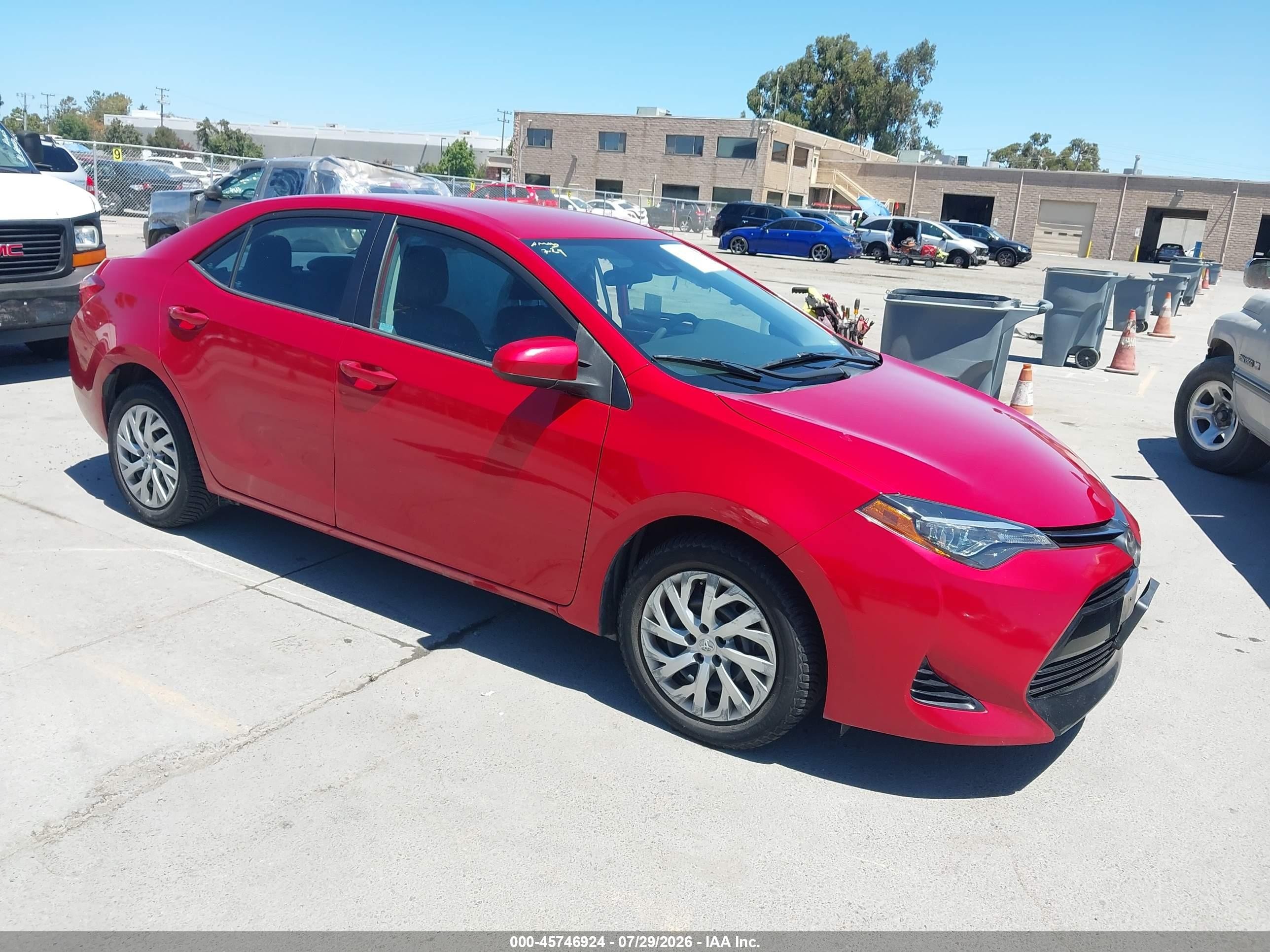2019 Toyota Corolla LE, VIN 2T1BURHE2KC134910 — Side