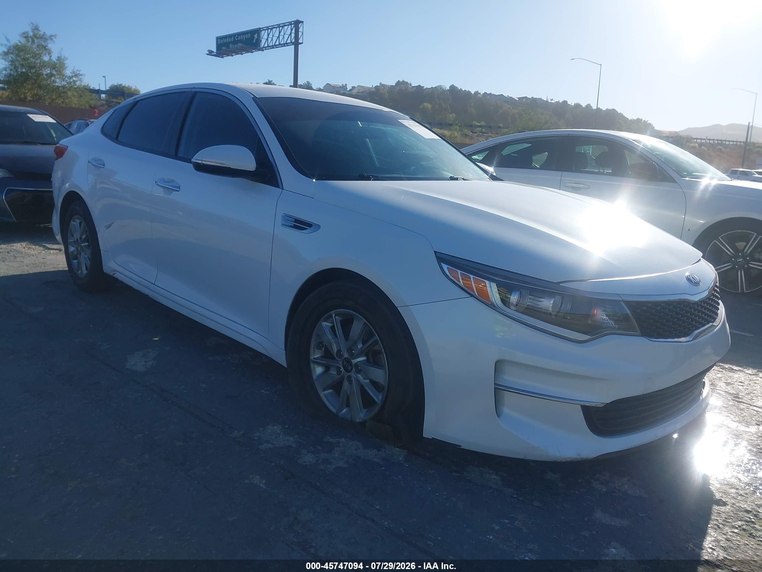 2018 Kia Optima LX, VIN KNAGT4L3XJ5203384 — Перед