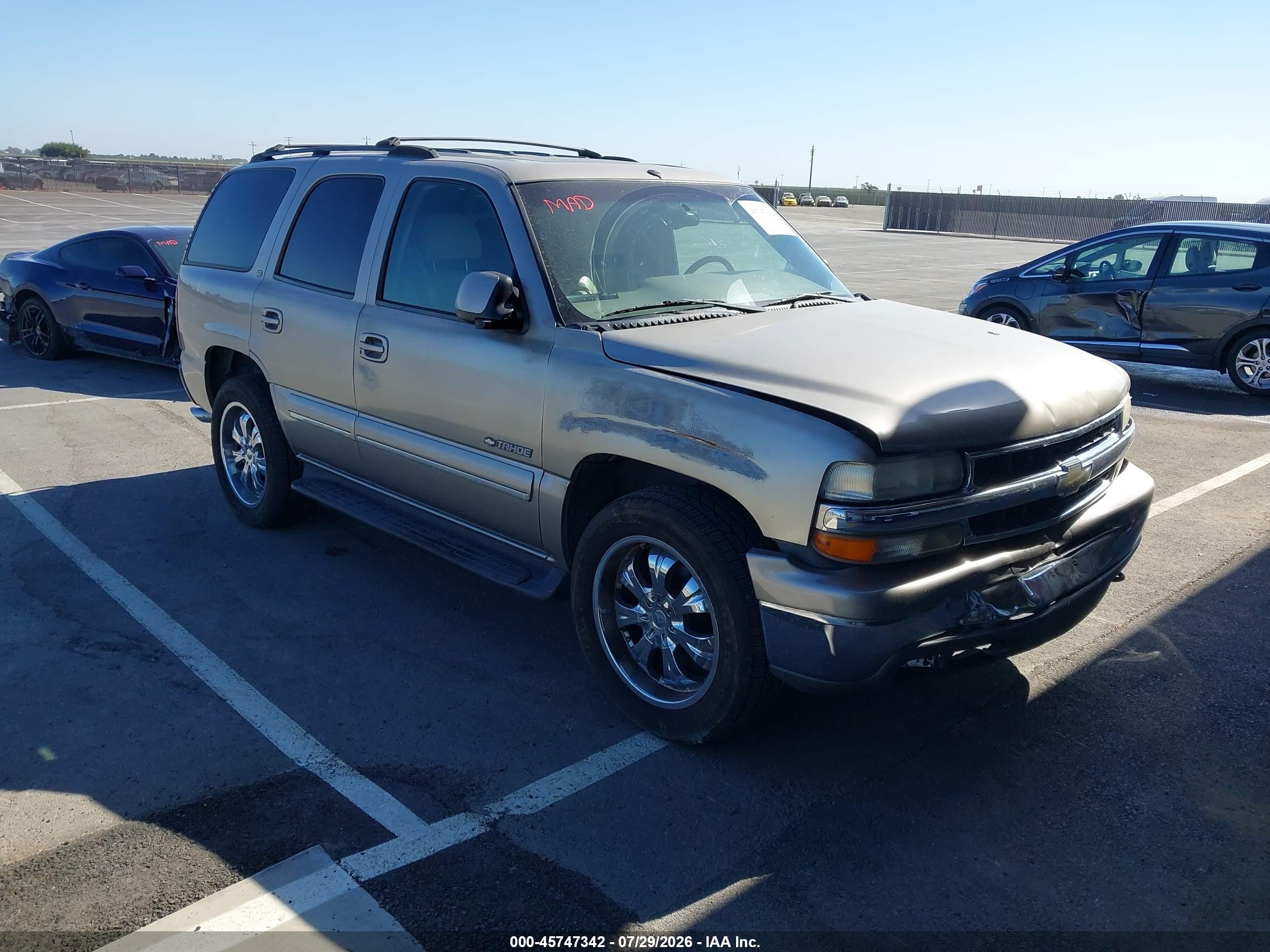 2001 Chevrolet Tahoe LT, VIN 1GNEK13T71J121591 — Normal wear