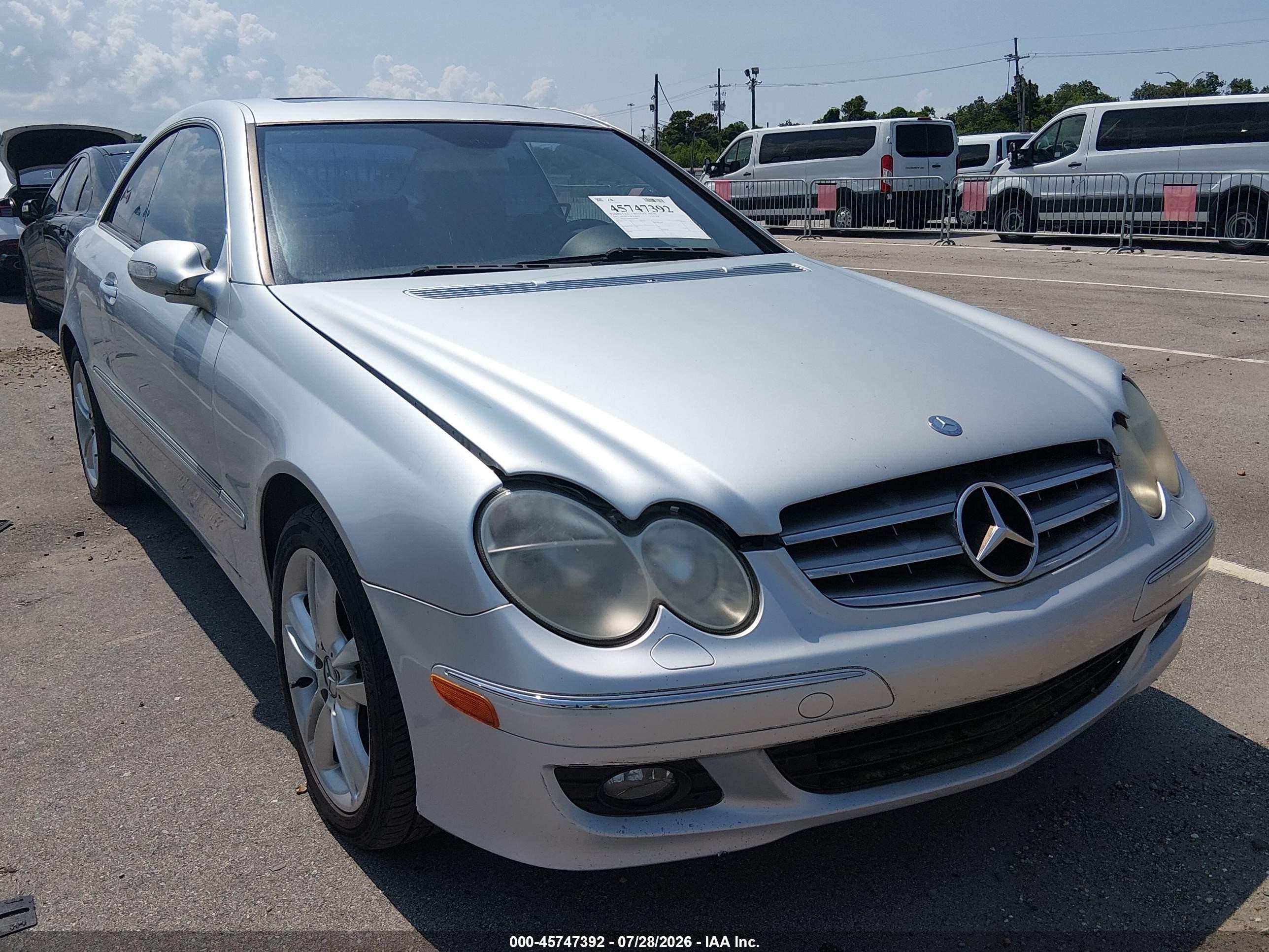 2007 Mercedes-Benz CLK 350, VIN WDBTJ56H67F207468 — Normal wear