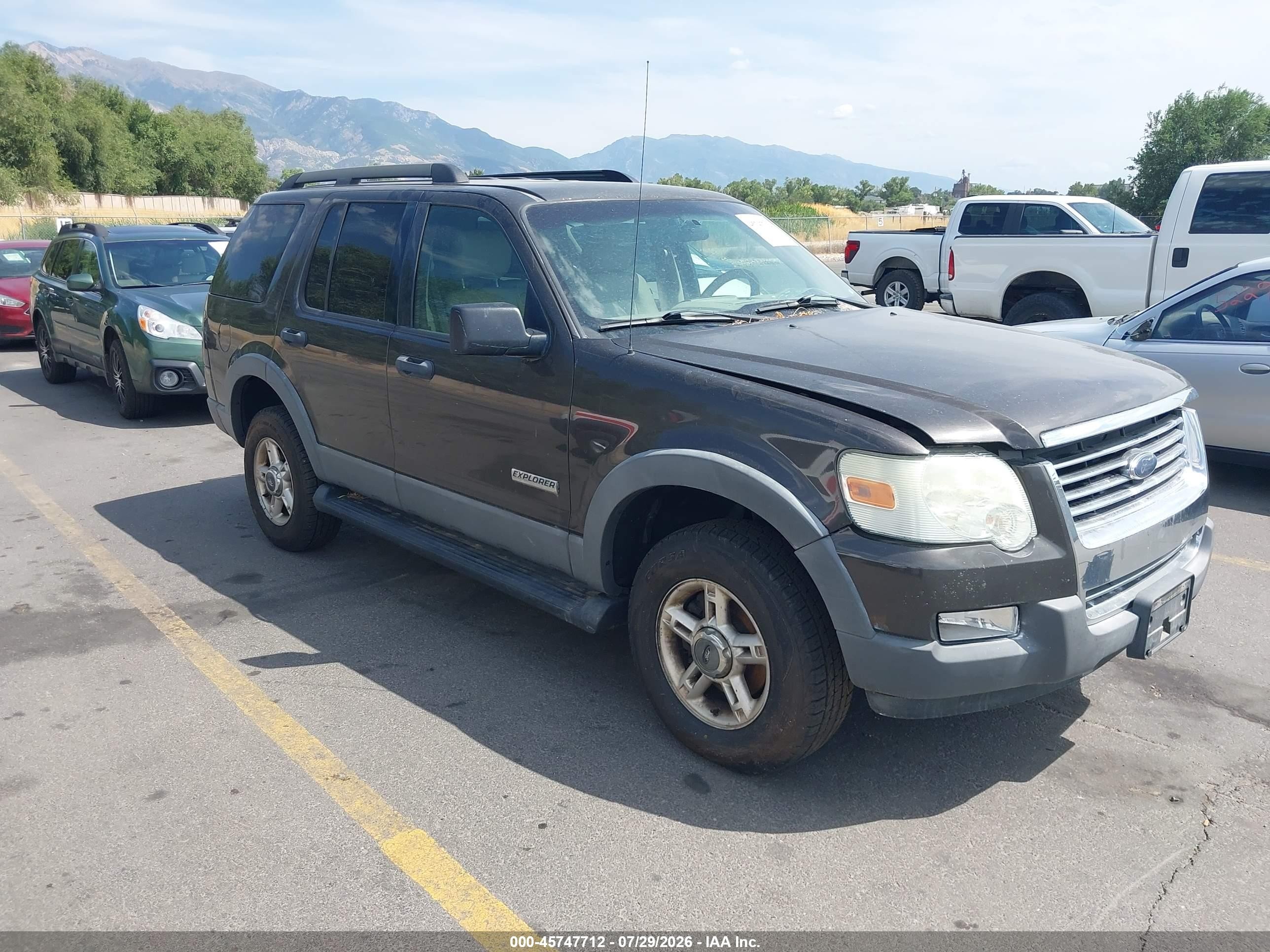2006 Ford Explorer XLT, VIN 1FMEU73EX6UB47918 — Normal wear