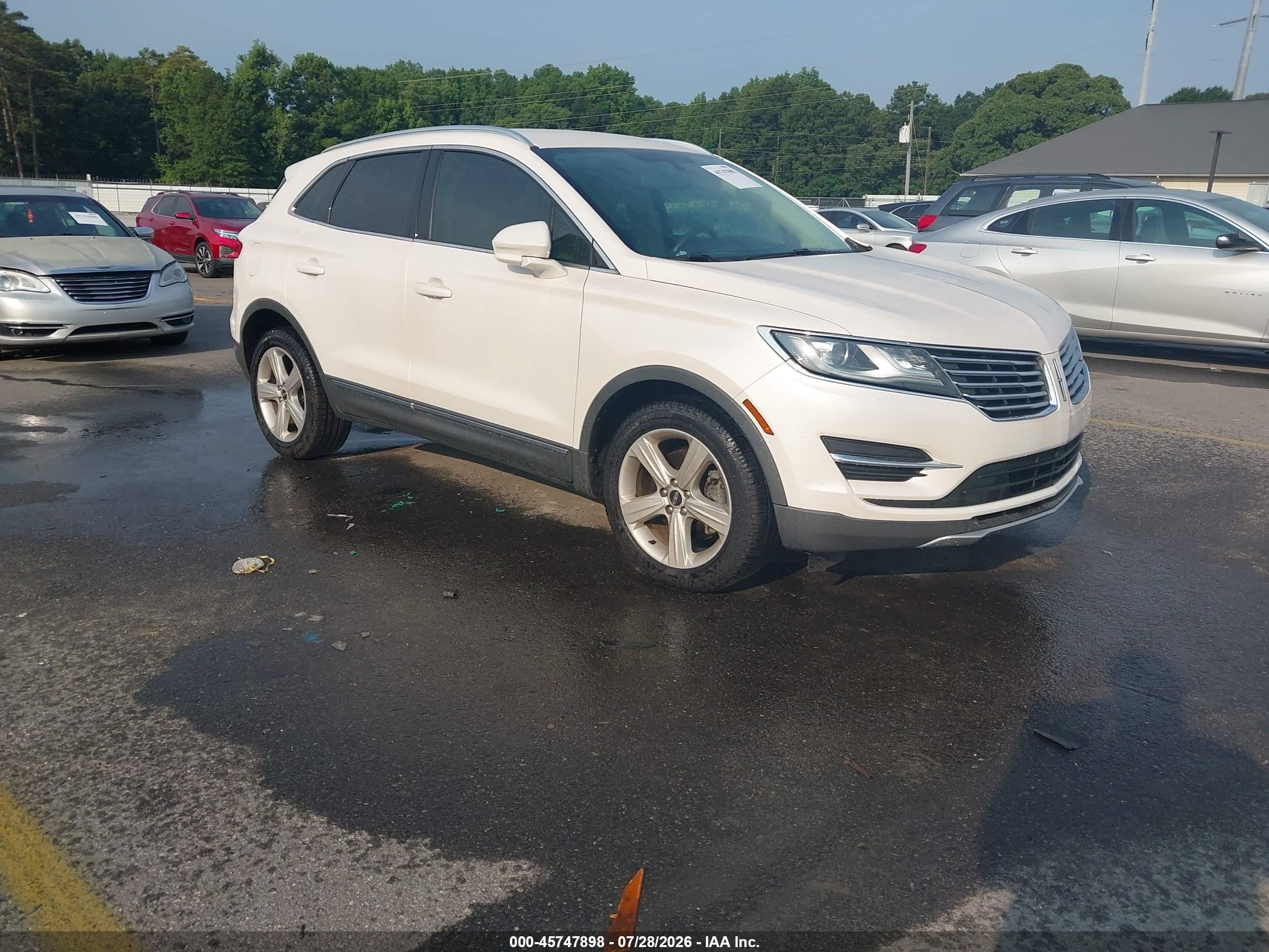 2018 Lincoln MKC Premiere, VIN 5LMCJ1C99JUL18700 — Normal wear