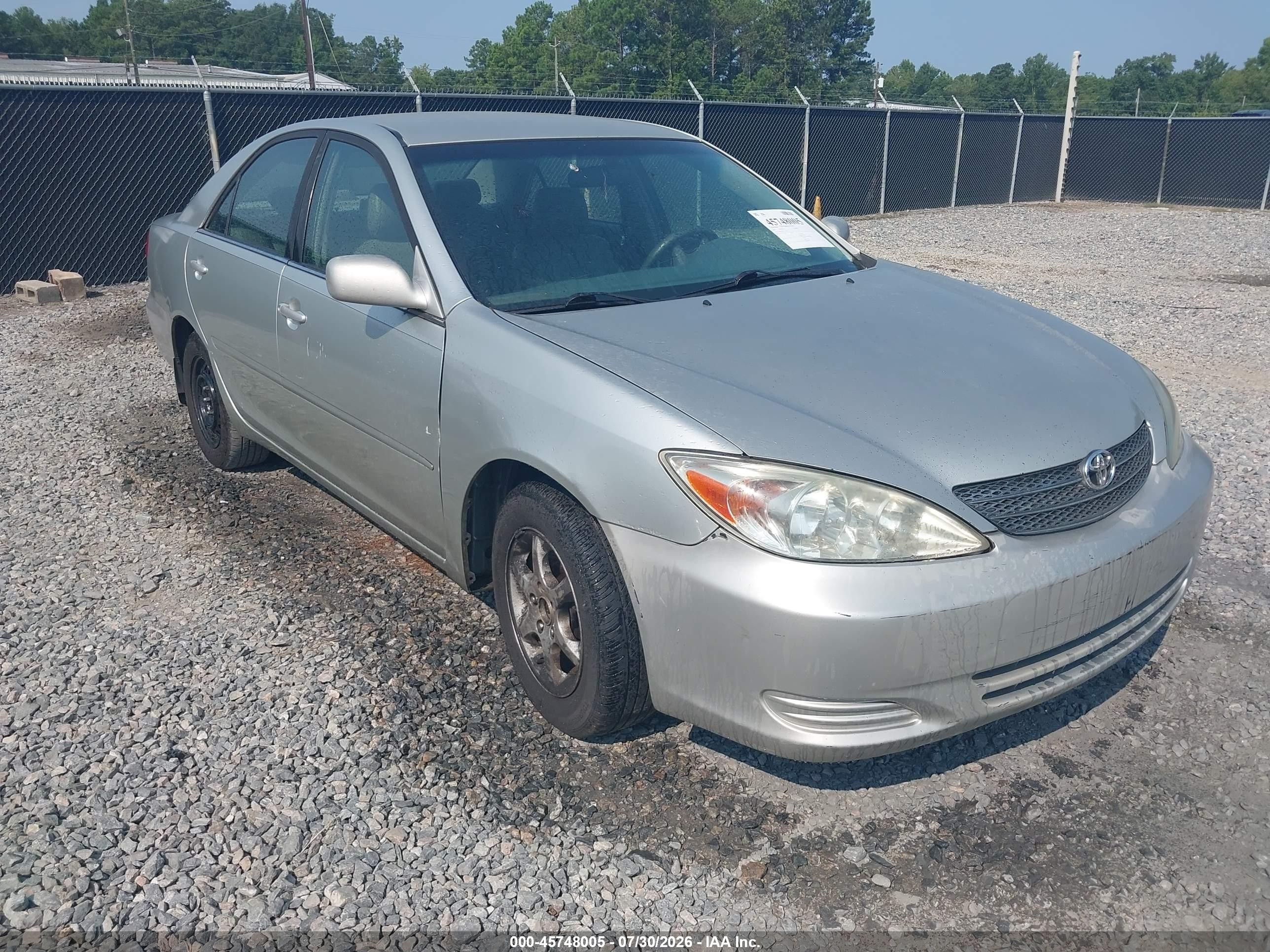 2002 Toyota Camry XLE, VIN 4T1BE32K82U510436 — Normal wear