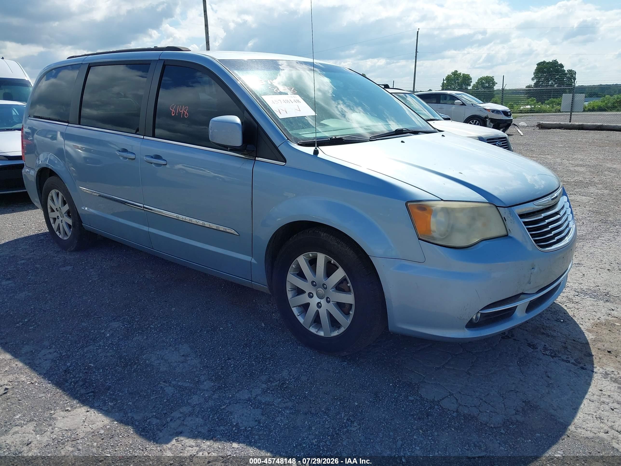 2013 Chrysler Town & Country Touring, VIN 2C4RC1BG2DR732009 — Зад