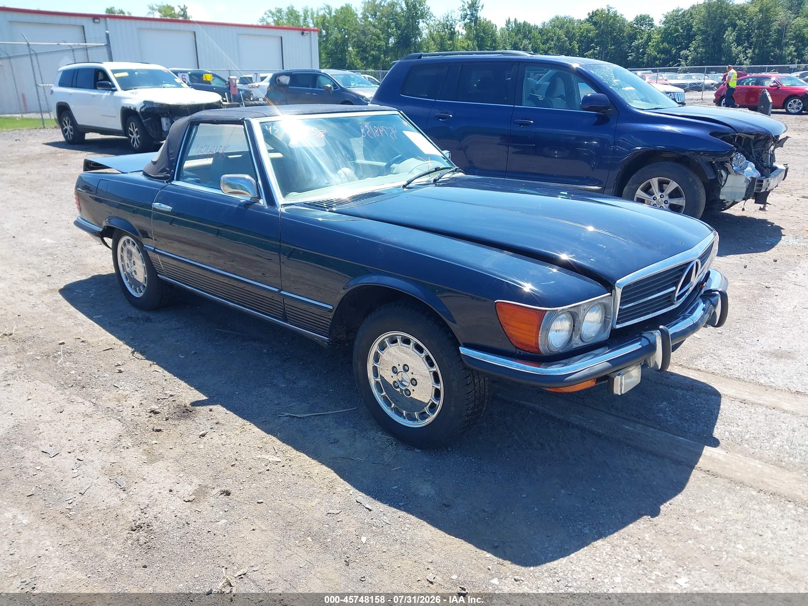 1973 Mercedes-Benz 450, VIN 0704412014075 — Normal wear