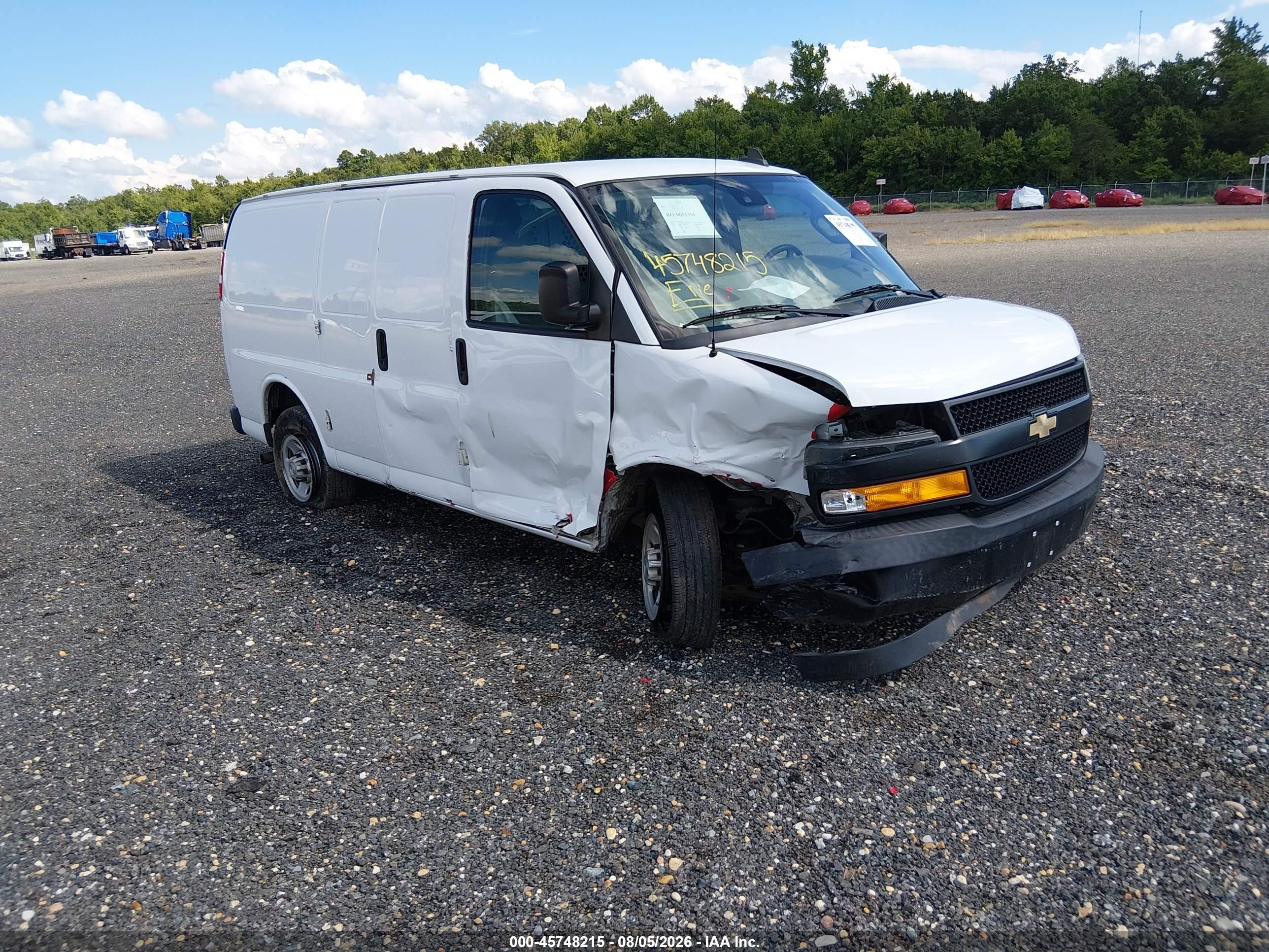 2020 Chevrolet Express Cargo, VIN 1GCZGGFP2L1146477 — Front end