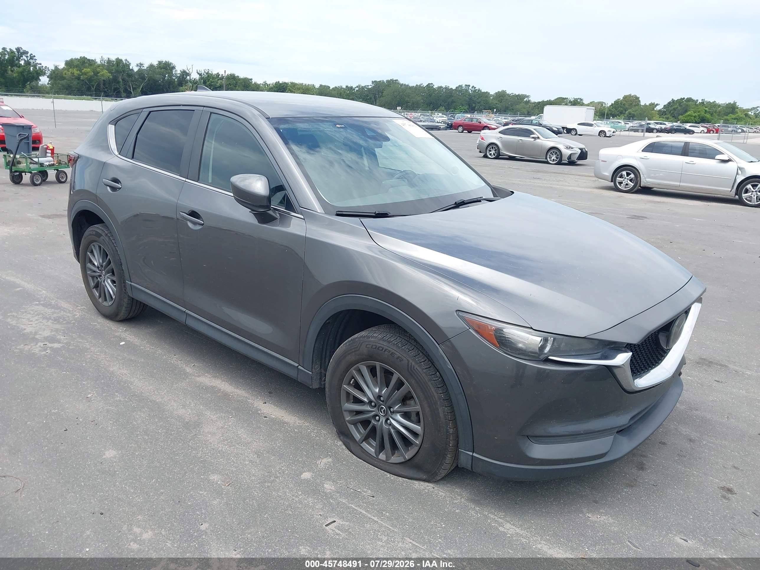 2019 Mazda CX-5 Touring, VIN JM3KFACM4K1500162 — Front end