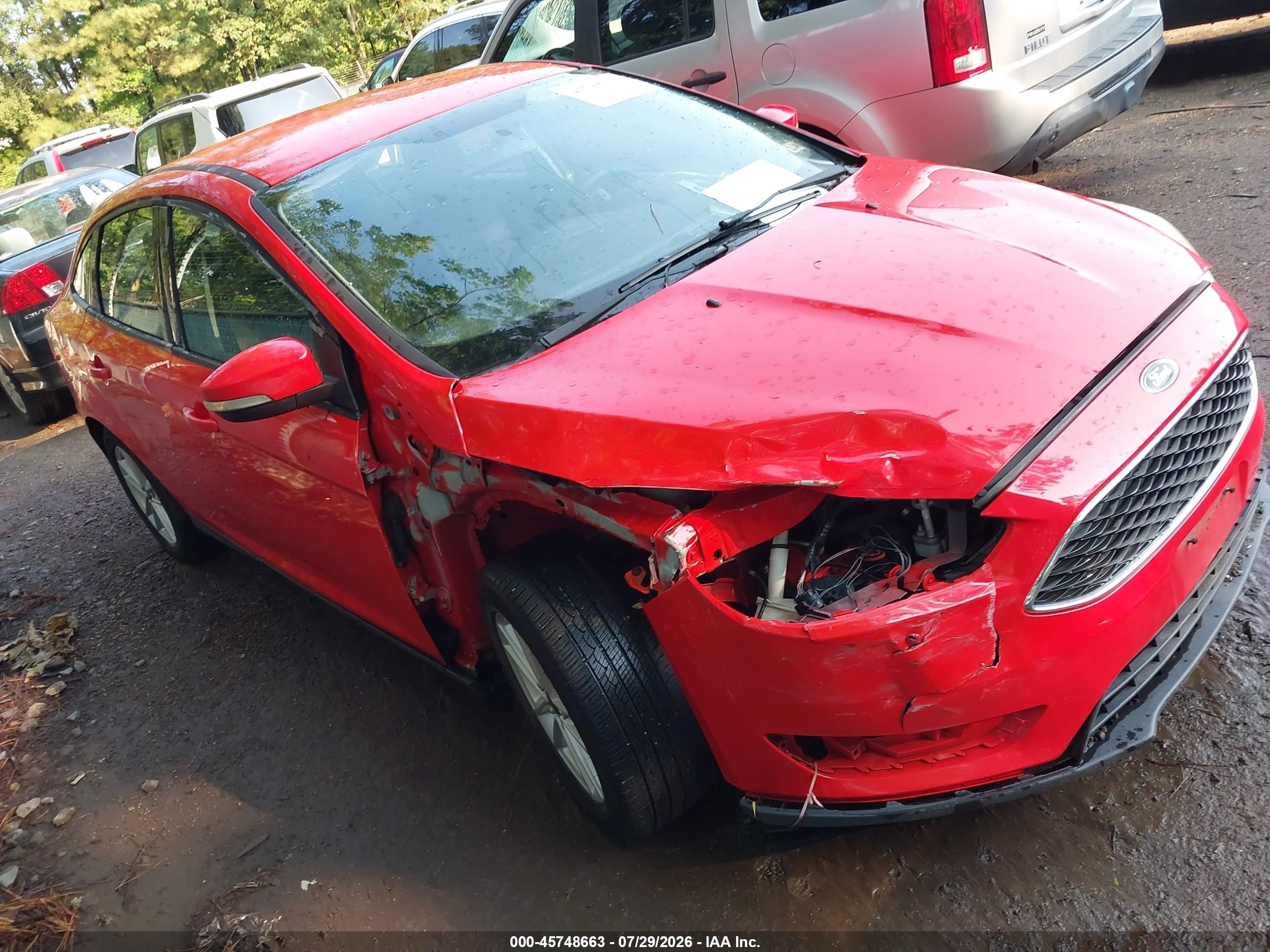 2015 Ford Focus SE, VIN 1FADP3F21FL204164 — Normal wear