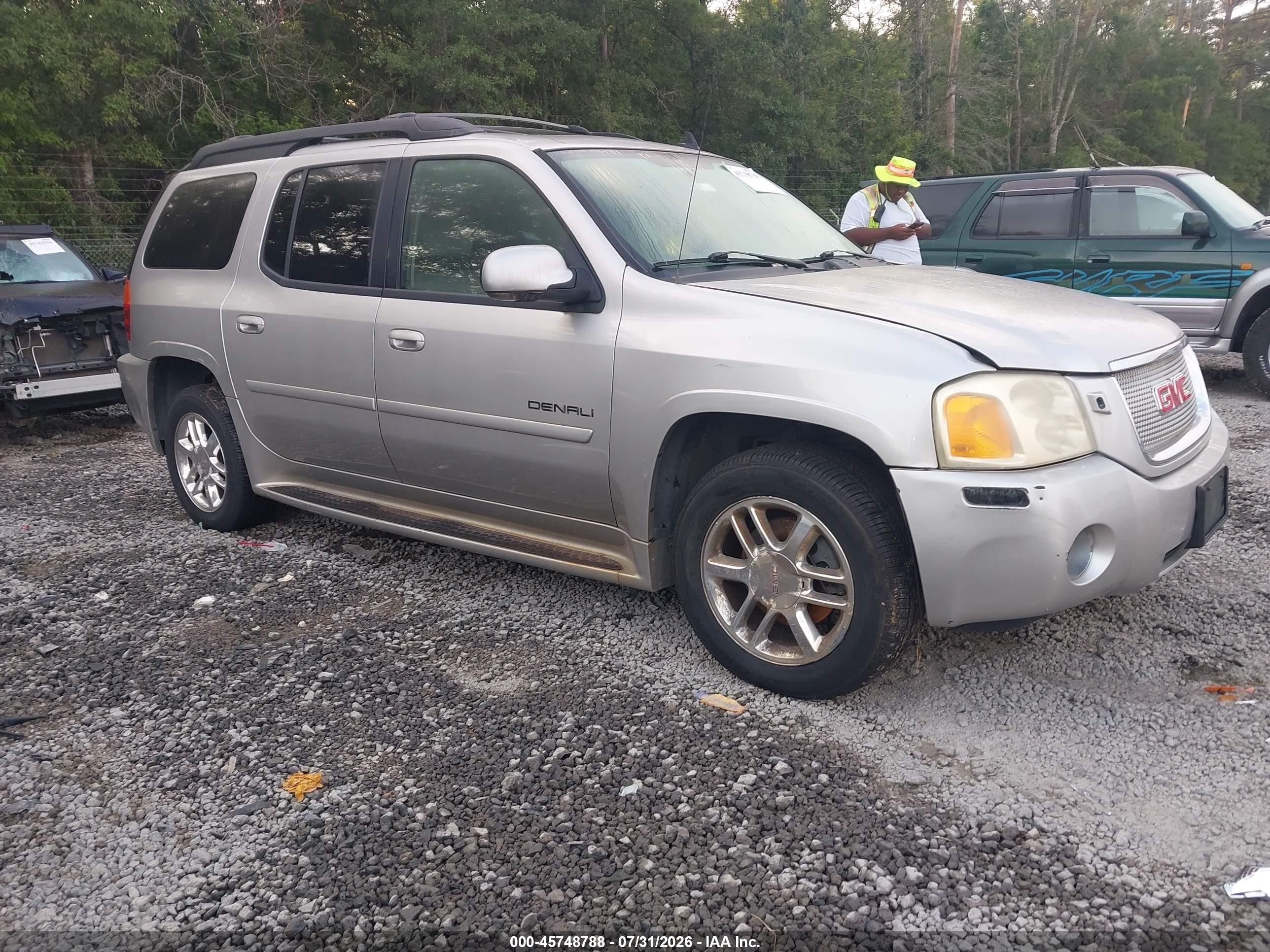 2006 GMC Envoy Denali, VIN 1GKET66M166102024 — Normal wear