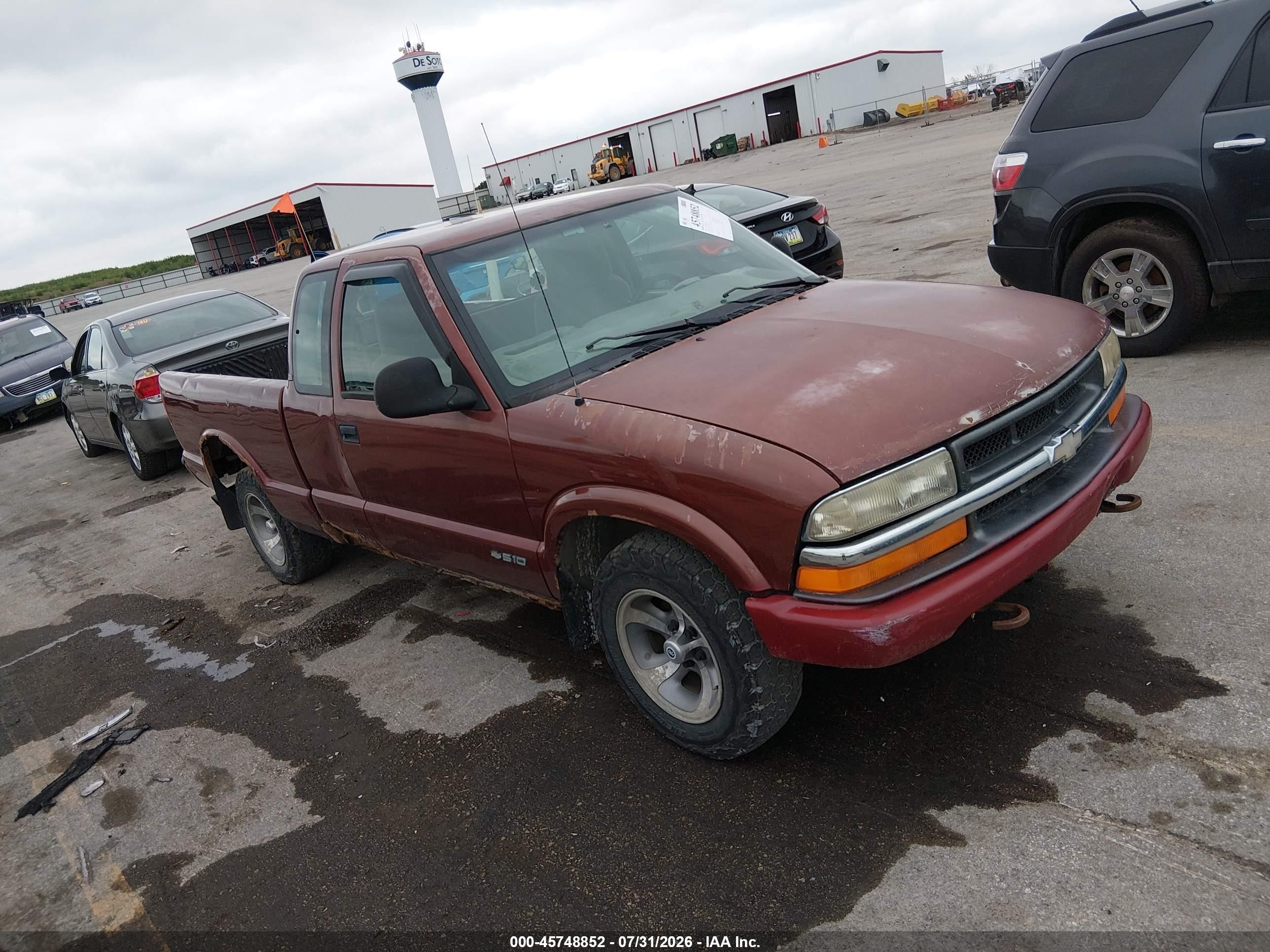 1998 Chevrolet S-10 LS, VIN 1GCCS1947WK166287 — Normal wear