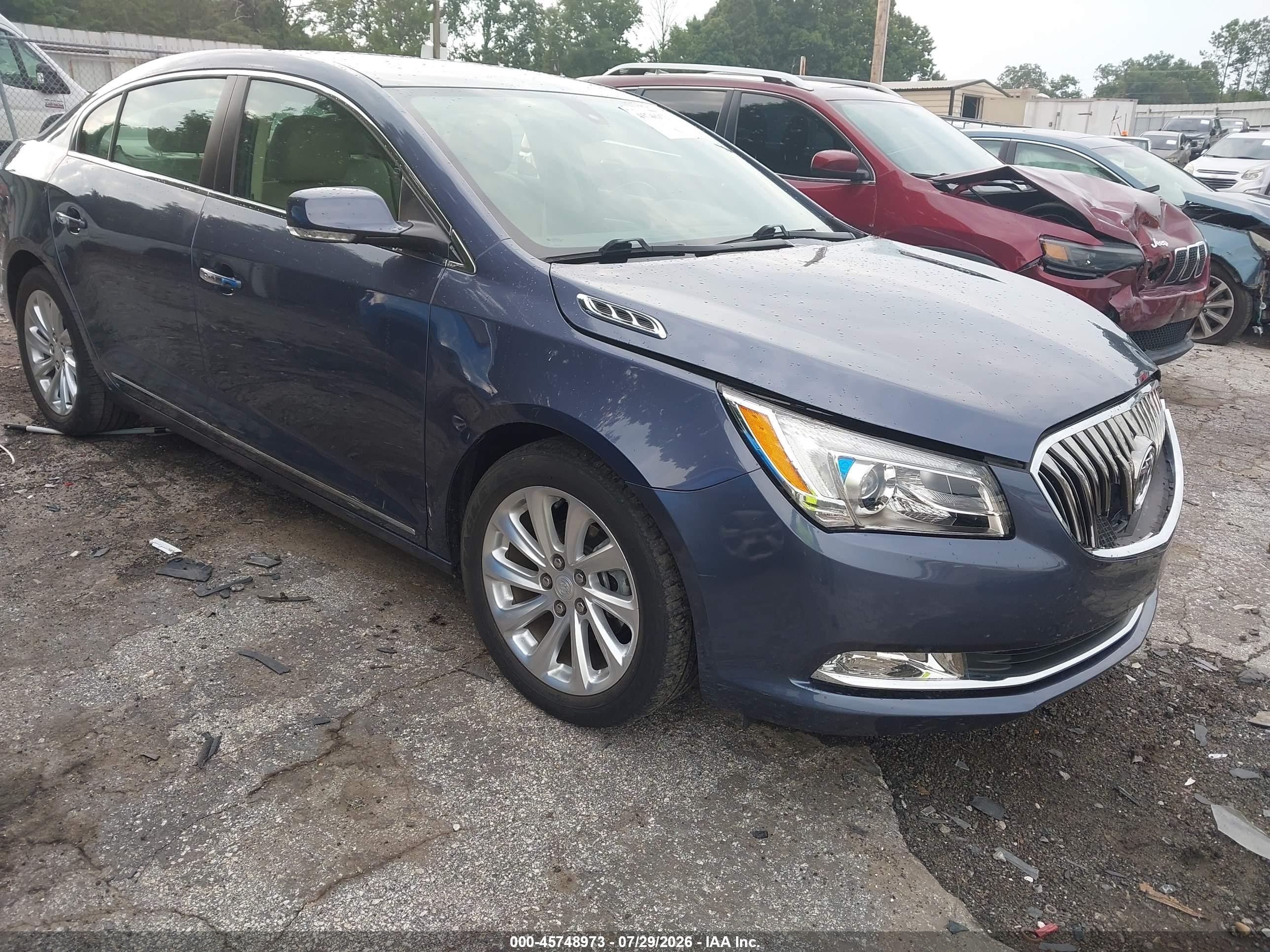 2015 Buick LaCrosse Leather, VIN 1G4GB5GR1FF246471 — Перед