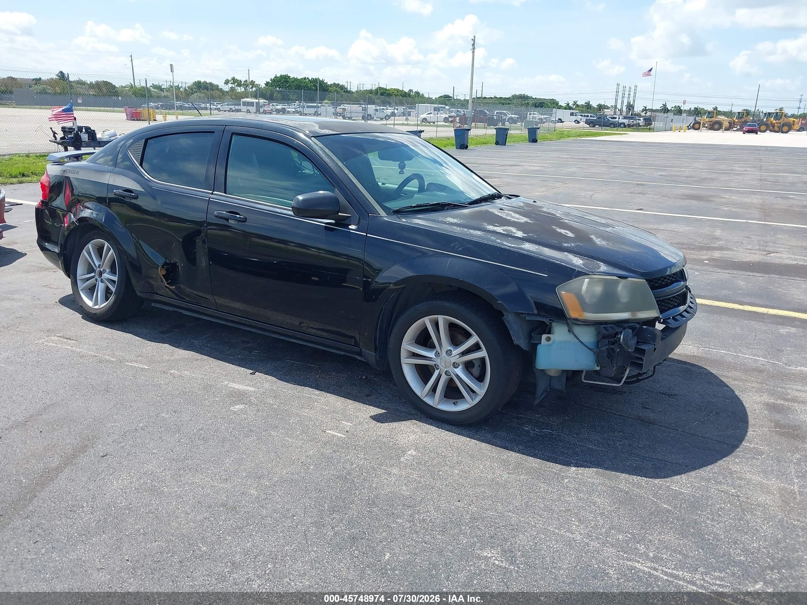 2014 Dodge Avenger SXT, VIN 1C3CDZCG8EN149253 — Side