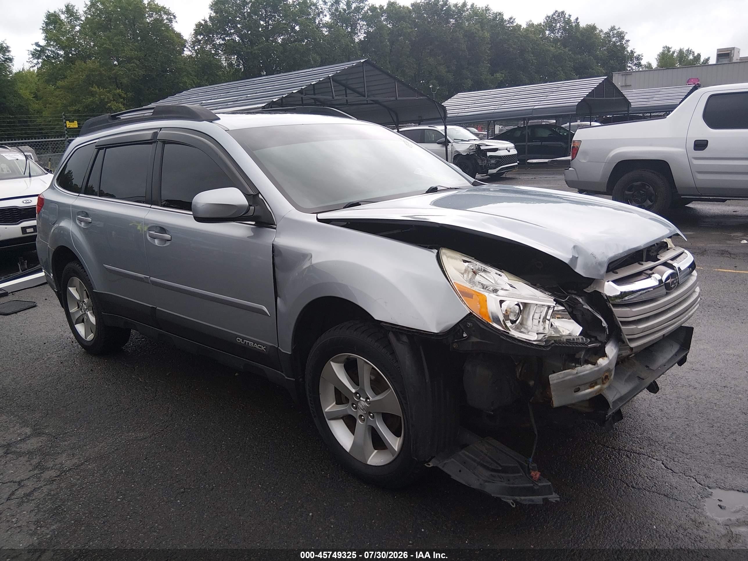 2014 Subaru Outback Limited, VIN 4S4BRBLC2E3203621 — Front end