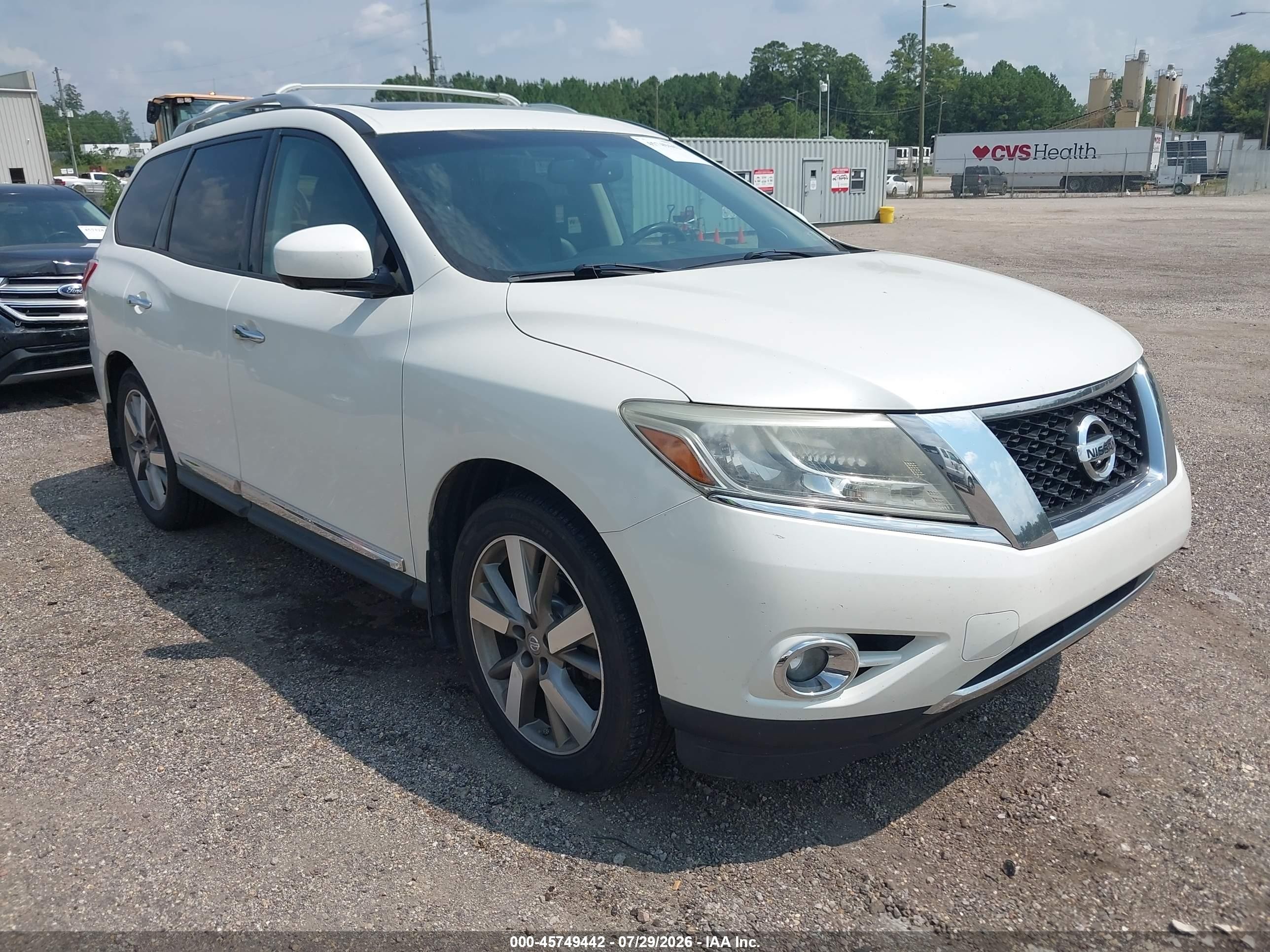 2015 Nissan Pathfinder S, VIN 5N1AR2MM0FC605464 — Normal wear