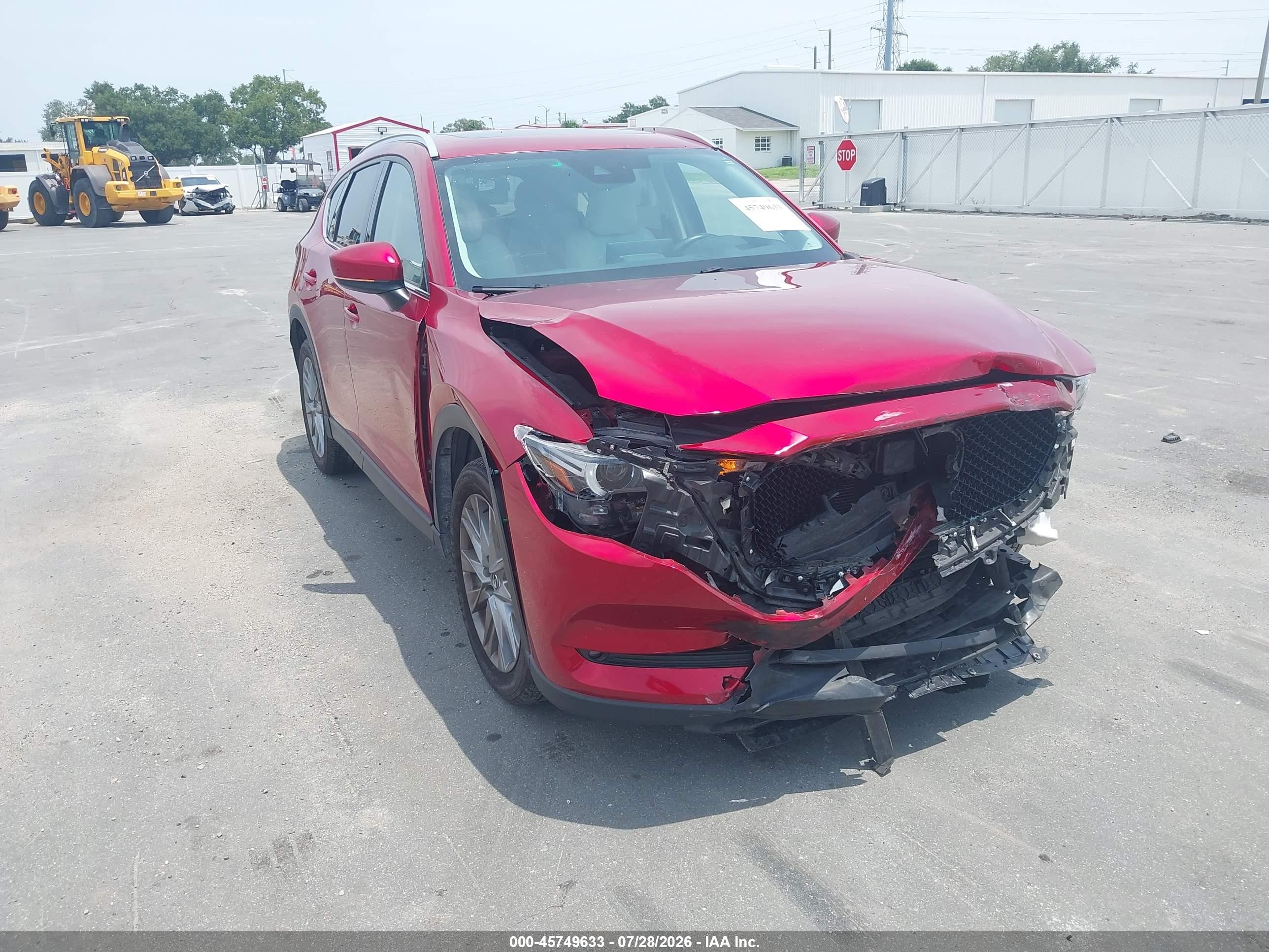 2021 Mazda CX-5 Grand Touring, VIN JM3KFBDM4M0444060 — Front end