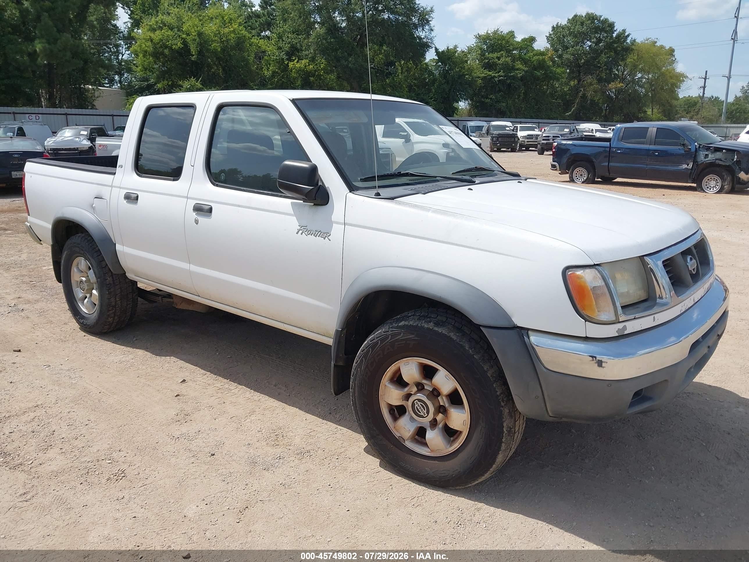 2000 Nissan Frontier XE, VIN 1N6ED27T5YC364671 — Front end