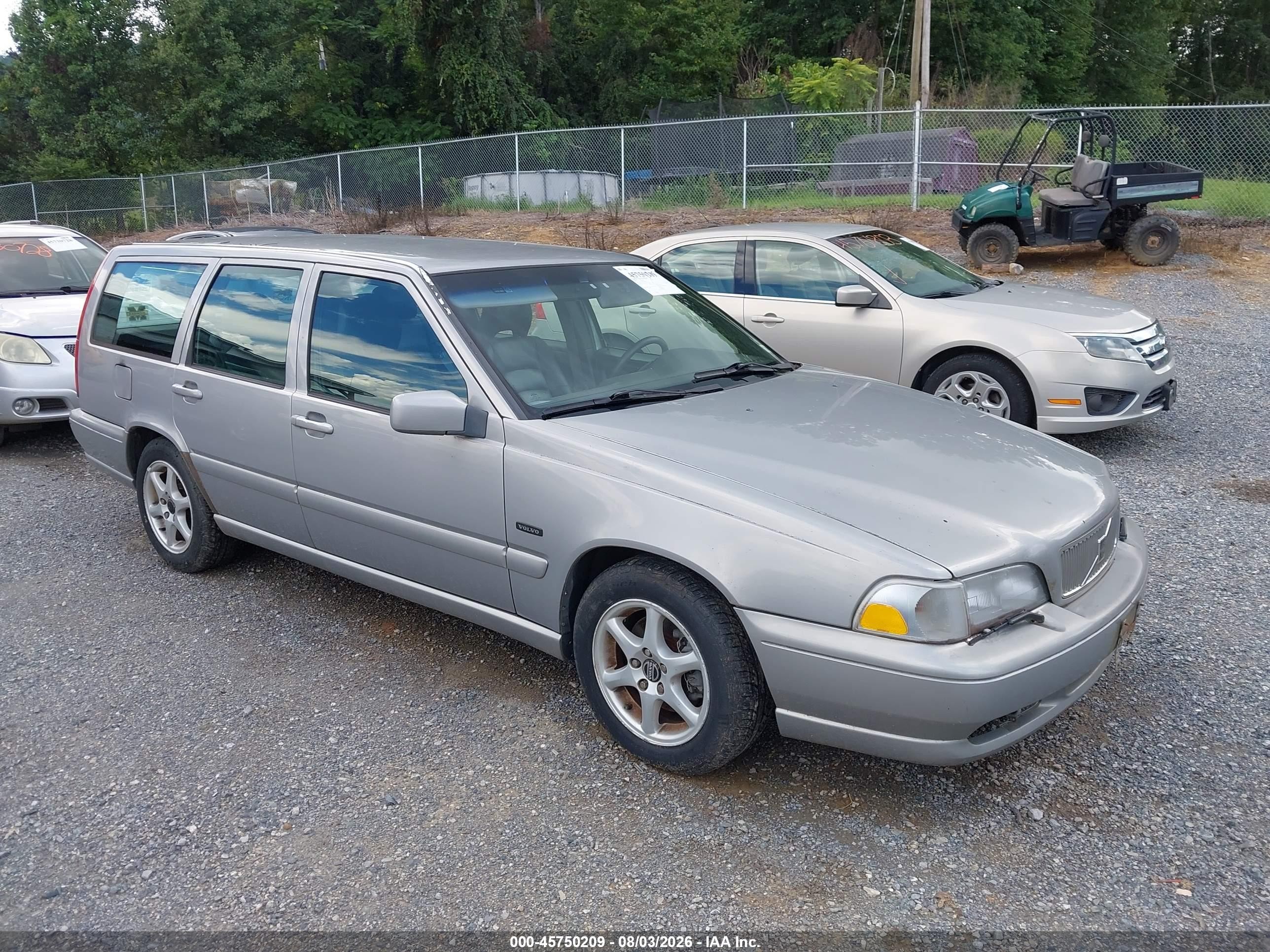1998 Volvo V70, VIN YV1LW5577W3474902 — Normal wear