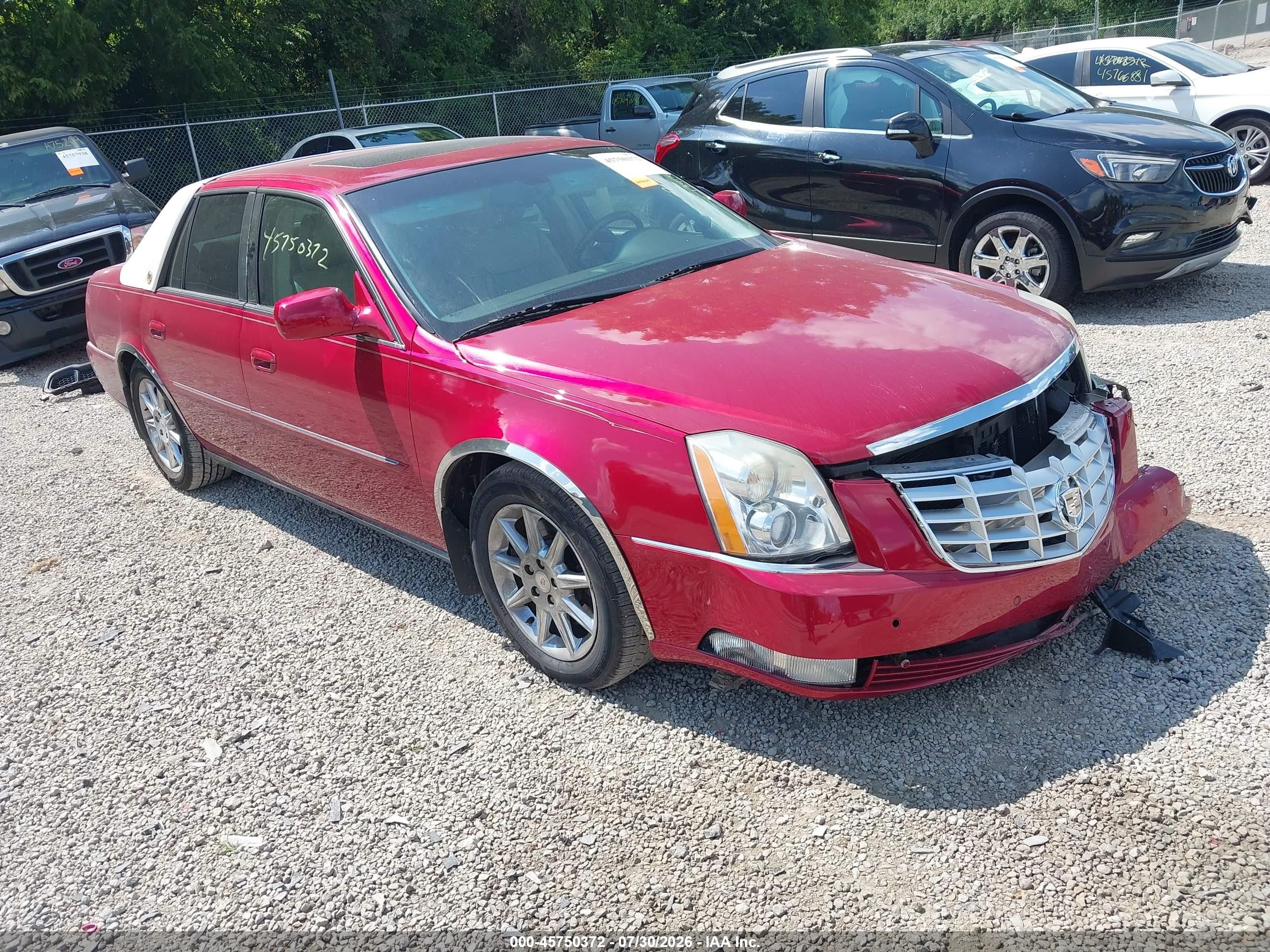 2011 Cadillac DTS Luxury Collection, VIN 1G6KD5E65BU134170 — Front end